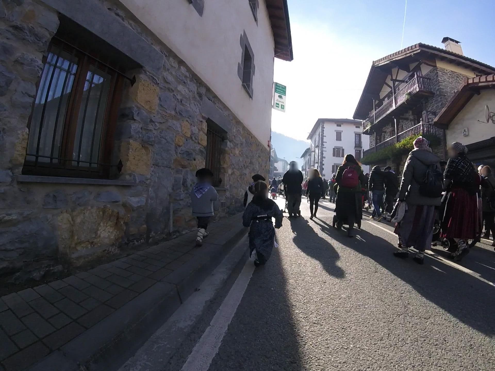 Street view near Lopenea Ostatua, Tolosa — © mikelo (CC BY-SA · Mapillary)