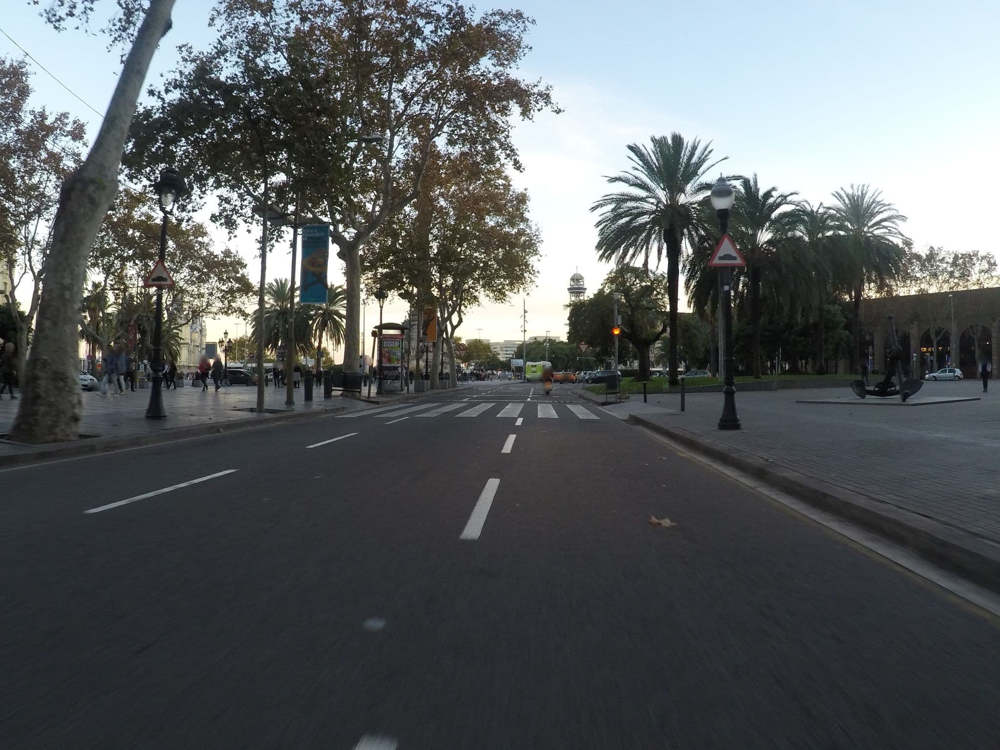Street view near Residencia Militar Cristóbal Colón, Ciutat Vella — © chrisbeddow (CC BY-SA · Mapillary)