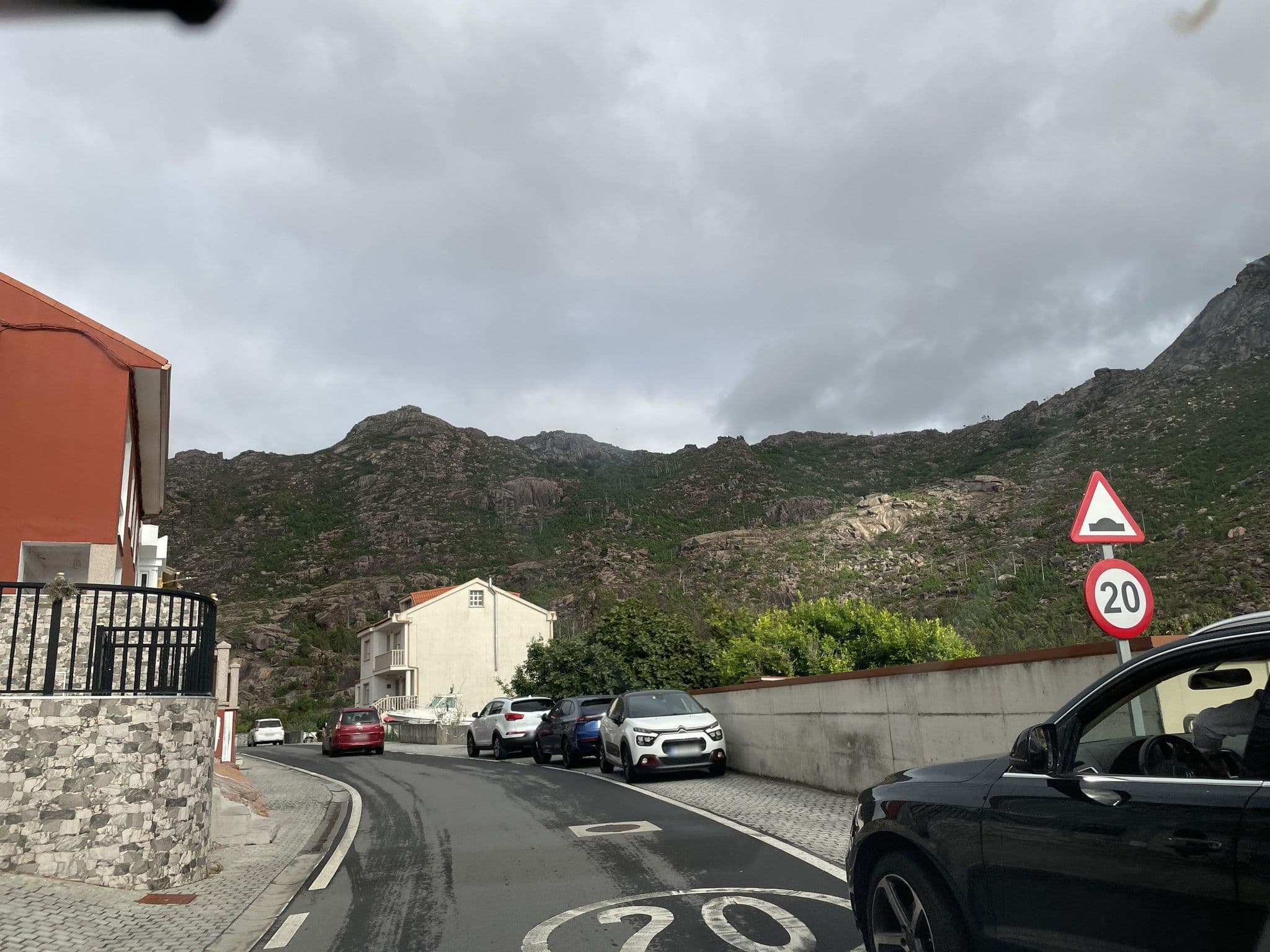 Street view near Mar de Ézaro, Corcubión — © seraq (CC BY-SA · Mapillary)