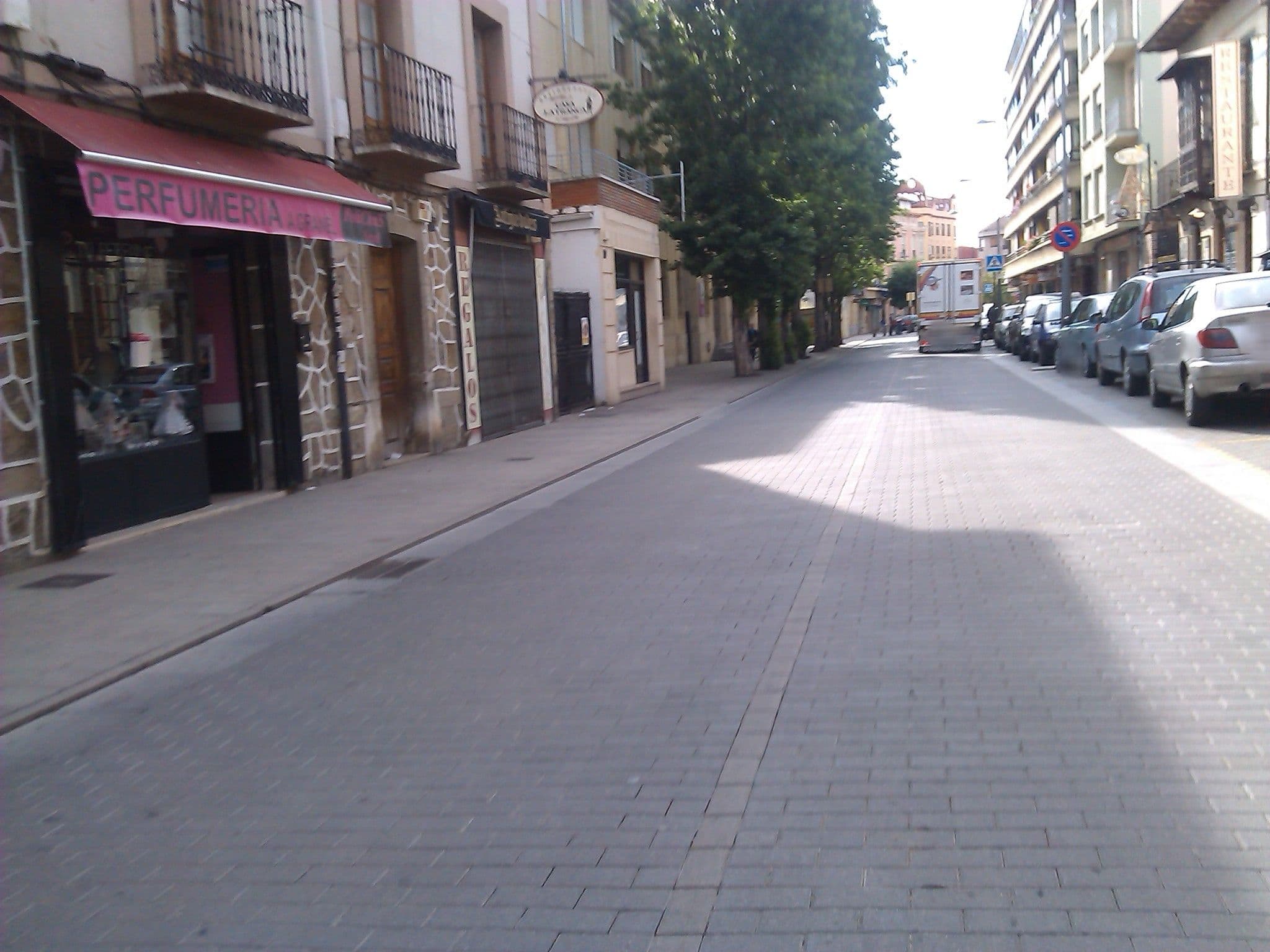 Street view near Hotel Spa Ciudad de Astorga by PortBlue Boutique, Astorga — © changchun1 (CC BY-SA · Mapillary)
