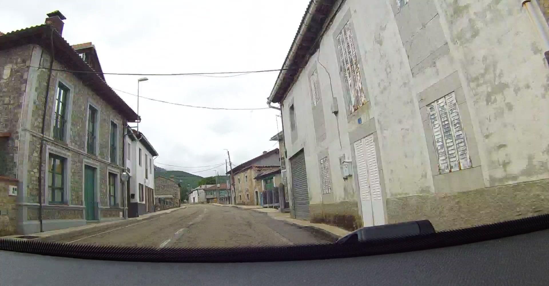Street view near Casa Rural La Cervatina, Boñar — © VincentVE (CC BY-SA · Mapillary)