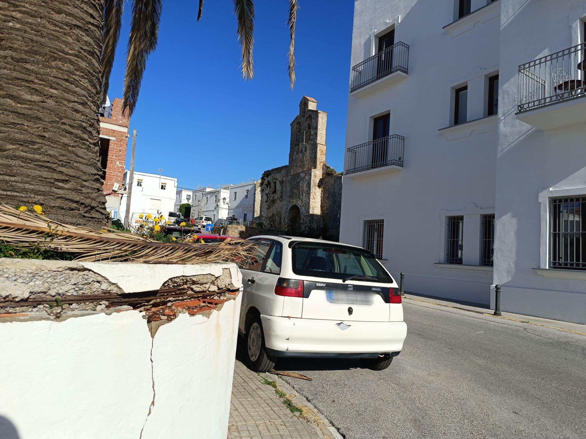 Street view near Apartamentos La Residencia Tarifa, Tarifa — © Duro (CC BY-SA · Mapillary)