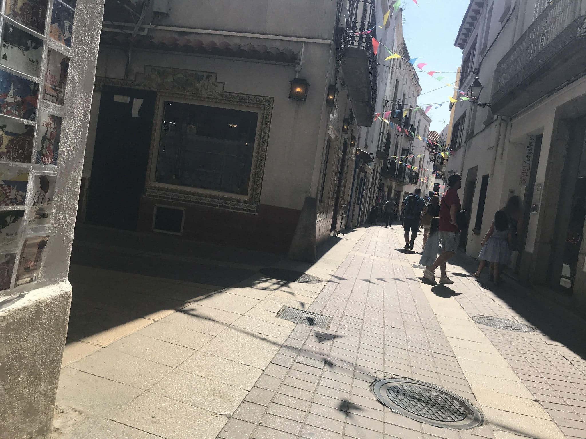Street view near Hostal Macaya, Tossa de Mar — © miguel_andrade (CC BY-SA · Mapillary)