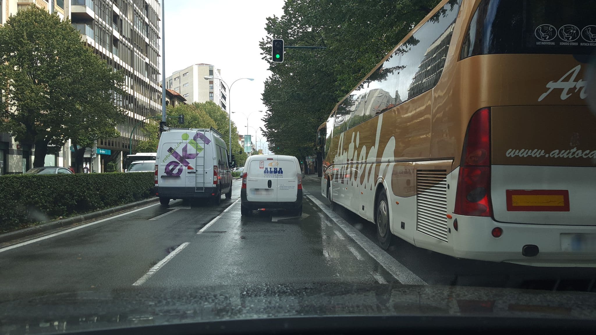Street view near Pensión Leire, Segundo Ensanche — © surikat (CC BY-SA · Mapillary)