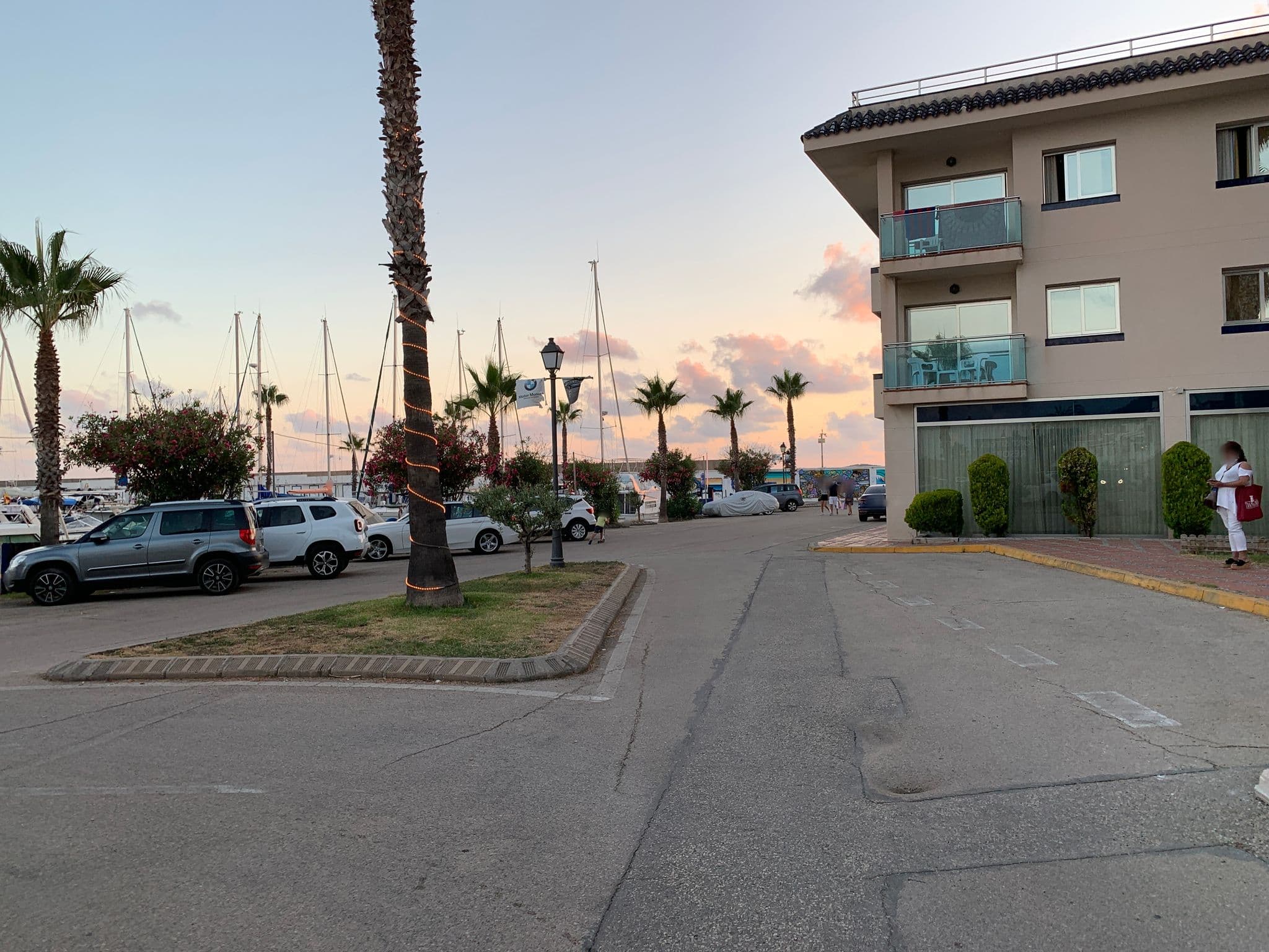 Street view near Port Sitges, Sitges — © robot8a (CC BY-SA · Mapillary)