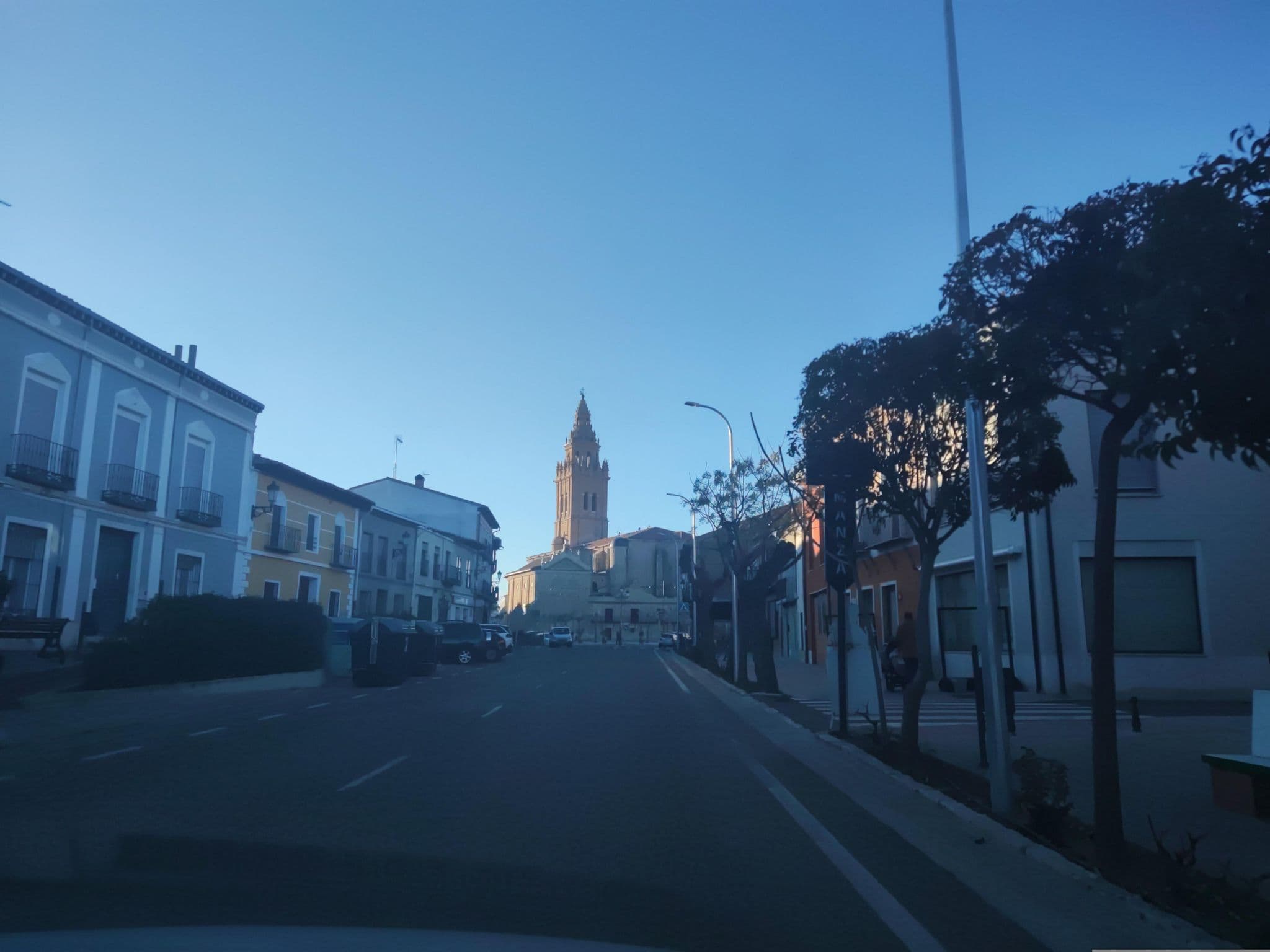 Street view near La Ruina, Nava del Rey — © sanchi (CC BY-SA · Mapillary)
