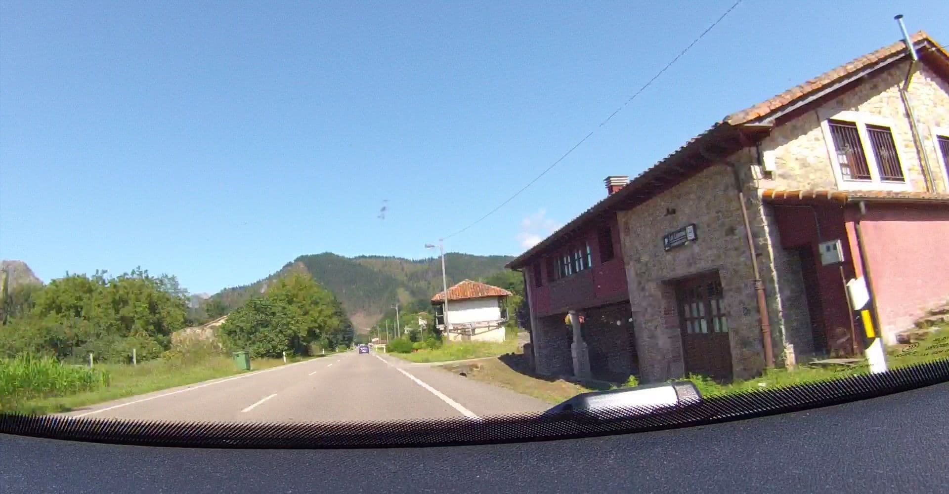 Street view near Casa Rural los Castaños, Parres — © VincentVE (CC BY-SA · Mapillary)