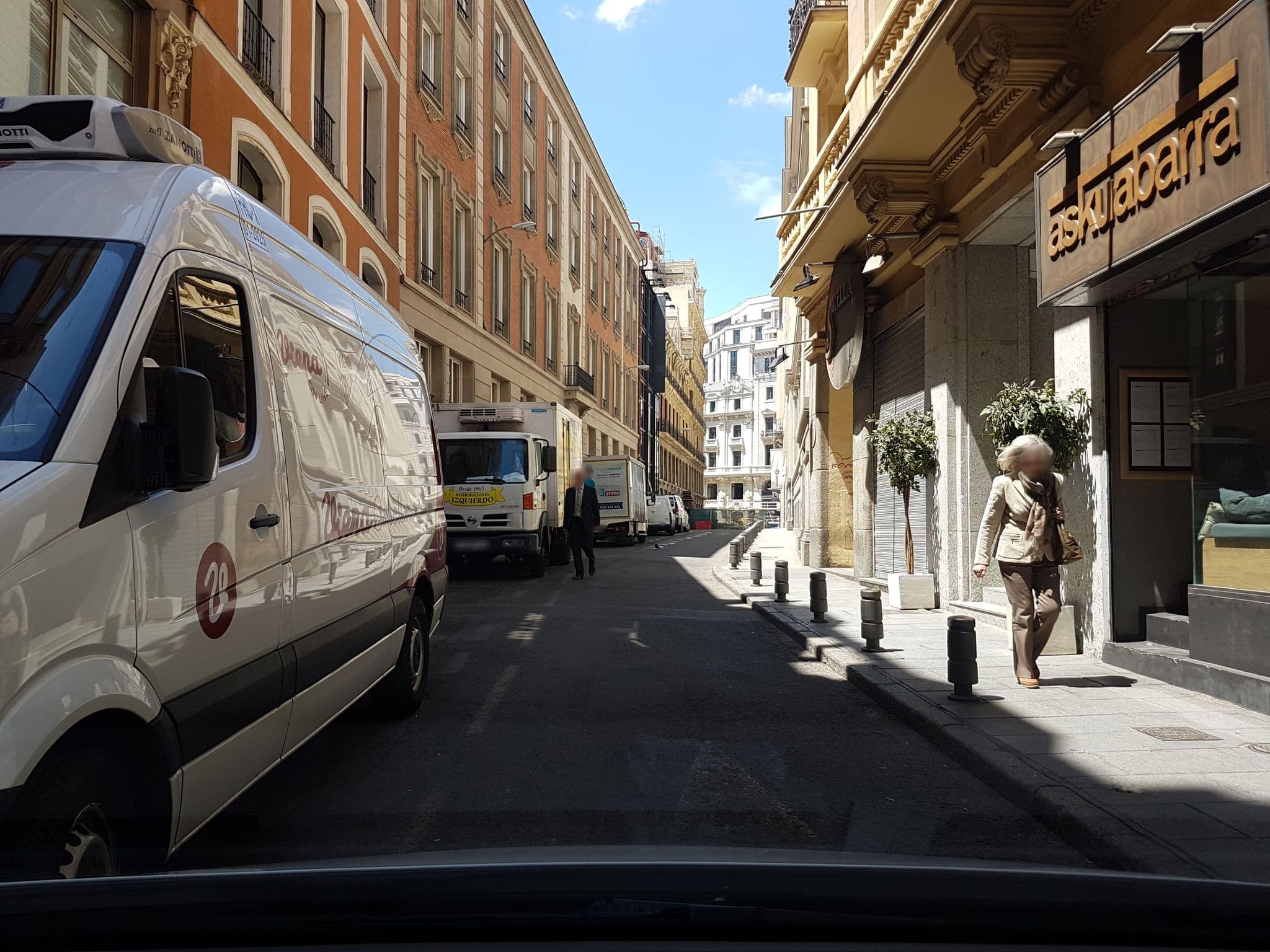 Street view near 60 Balconies Iconic, Las Cortes — © Ralvar (CC BY-SA · Mapillary)