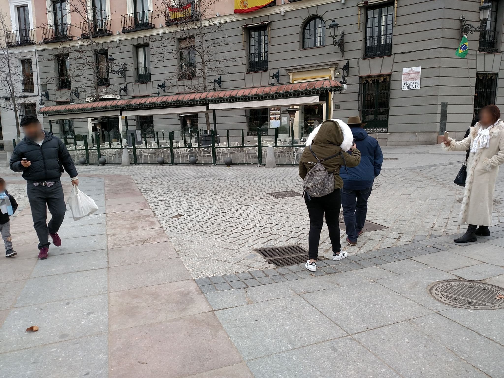 Street view near Central Palace Hostal, Palacio — © denisaraujo68 (CC BY-SA · Mapillary)
