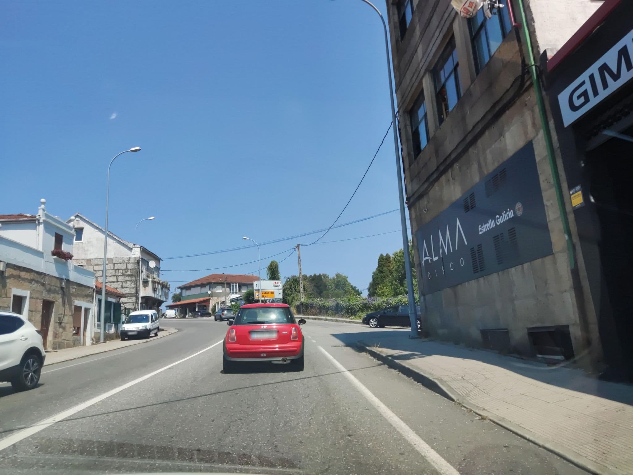 Street view near Hospedaje Bahía de San Simon, Redondela — © sanchi (CC BY-SA · Mapillary)