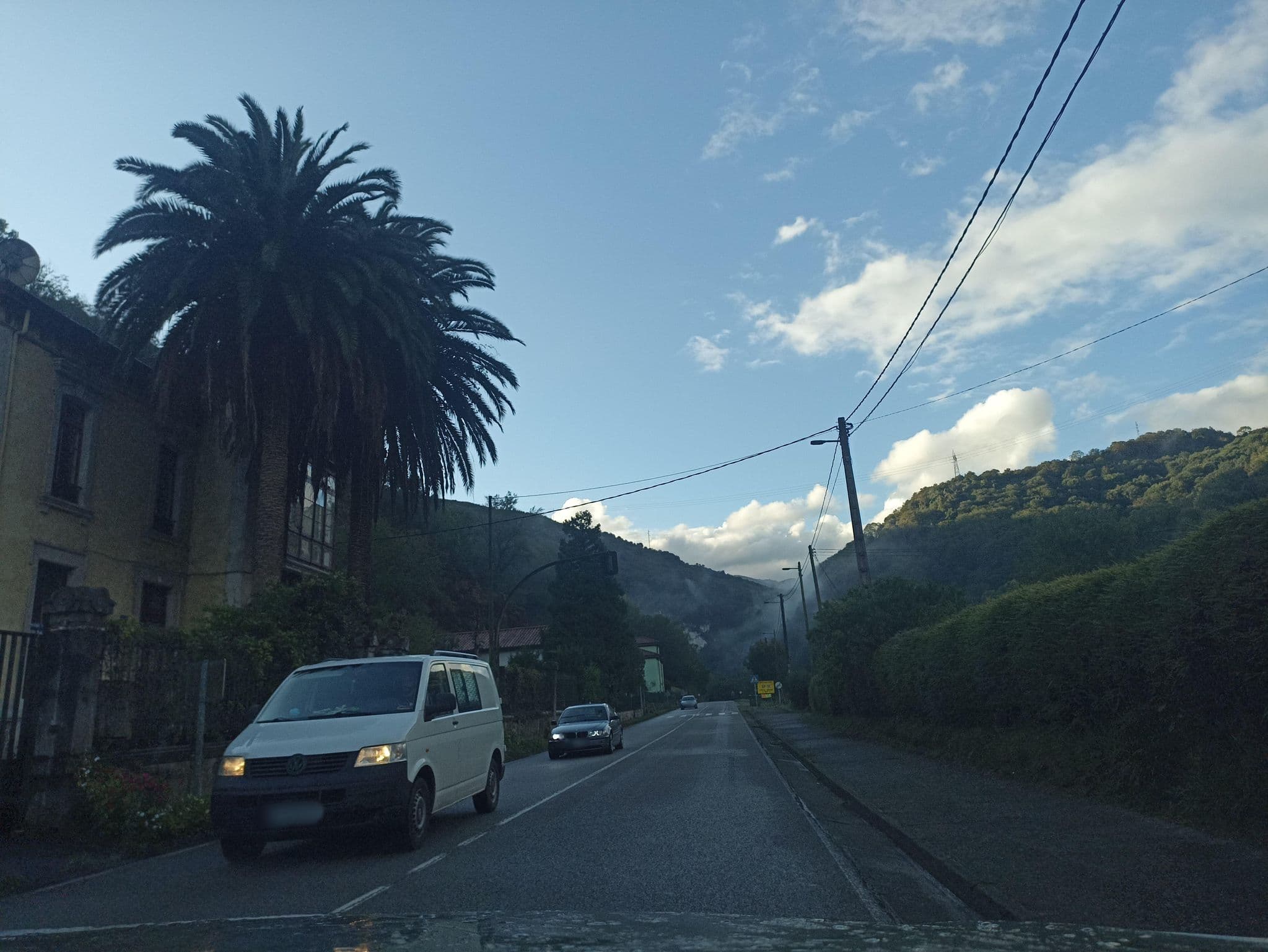 Street view near Hotel Restaurante La Navaliega, Castandiello — © toniserra (CC BY-SA · Mapillary)