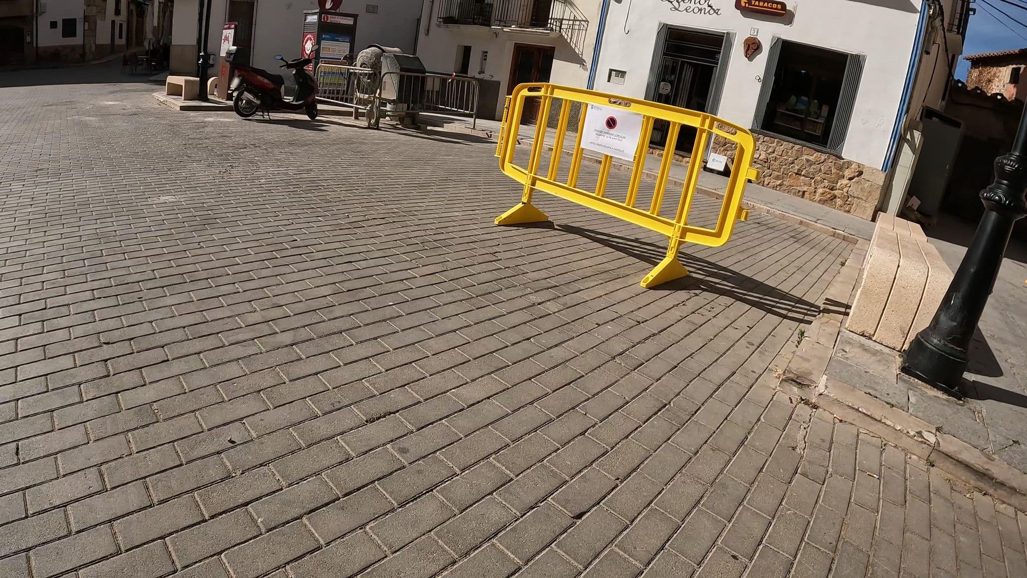 Street view near El Carrascal, Adzaneta — © mikelo (CC BY-SA · Mapillary)