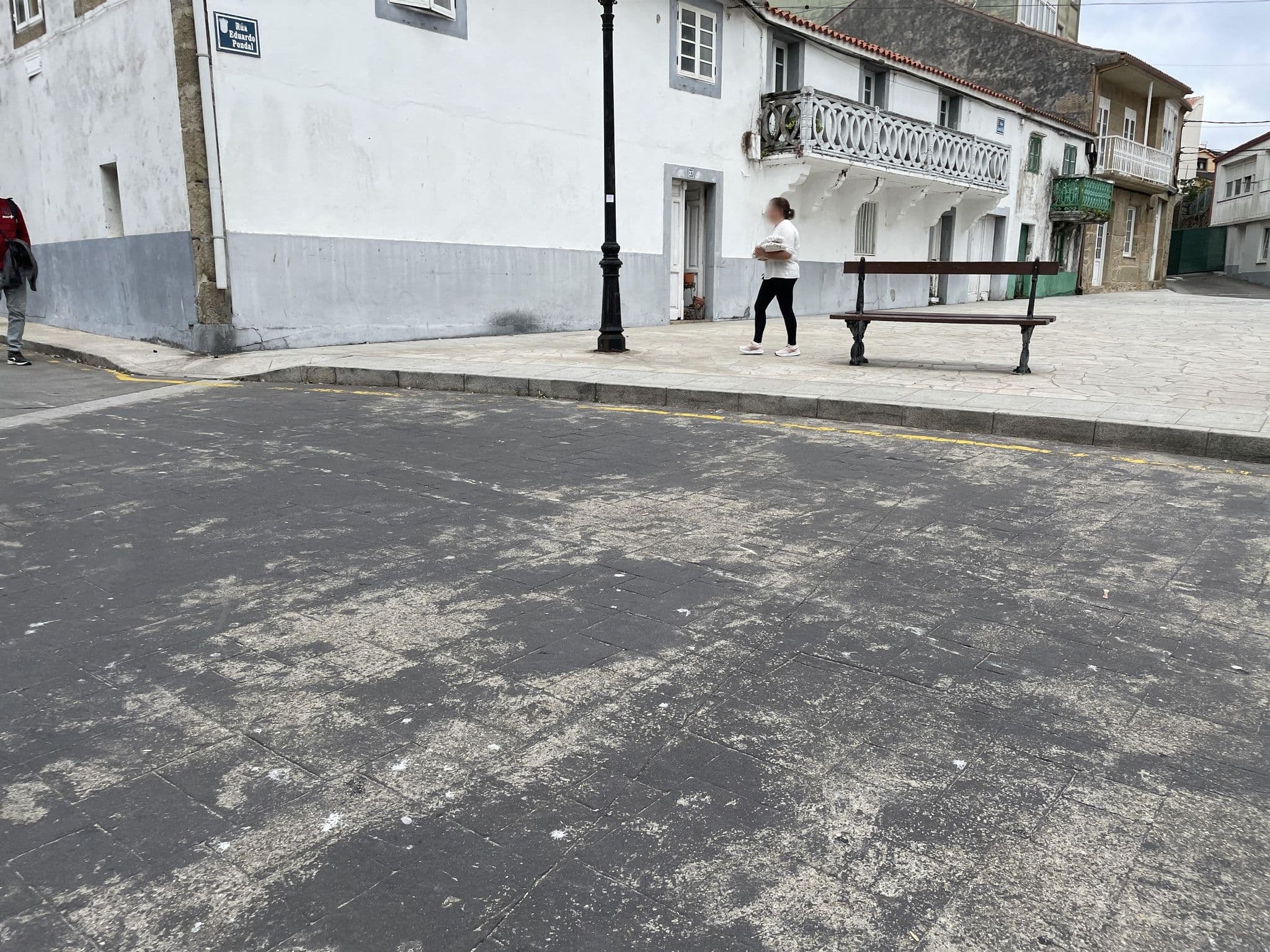Street view near Hostal Habitat, Mugia — © seraq (CC BY-SA · Mapillary)