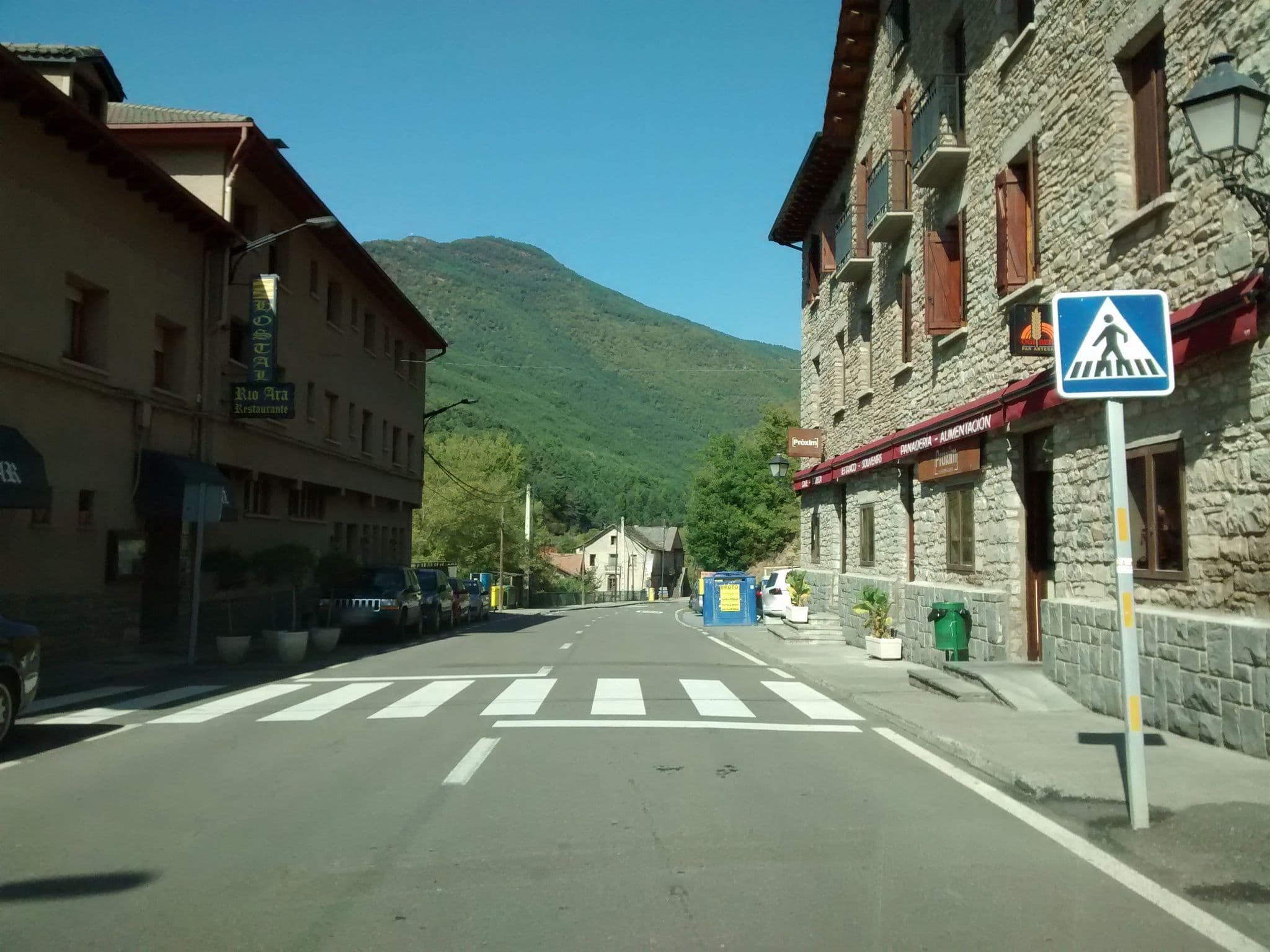 Street view near Hostal Bellosta, Sabiñánigo — © msevilla00 (CC BY-SA · Mapillary)