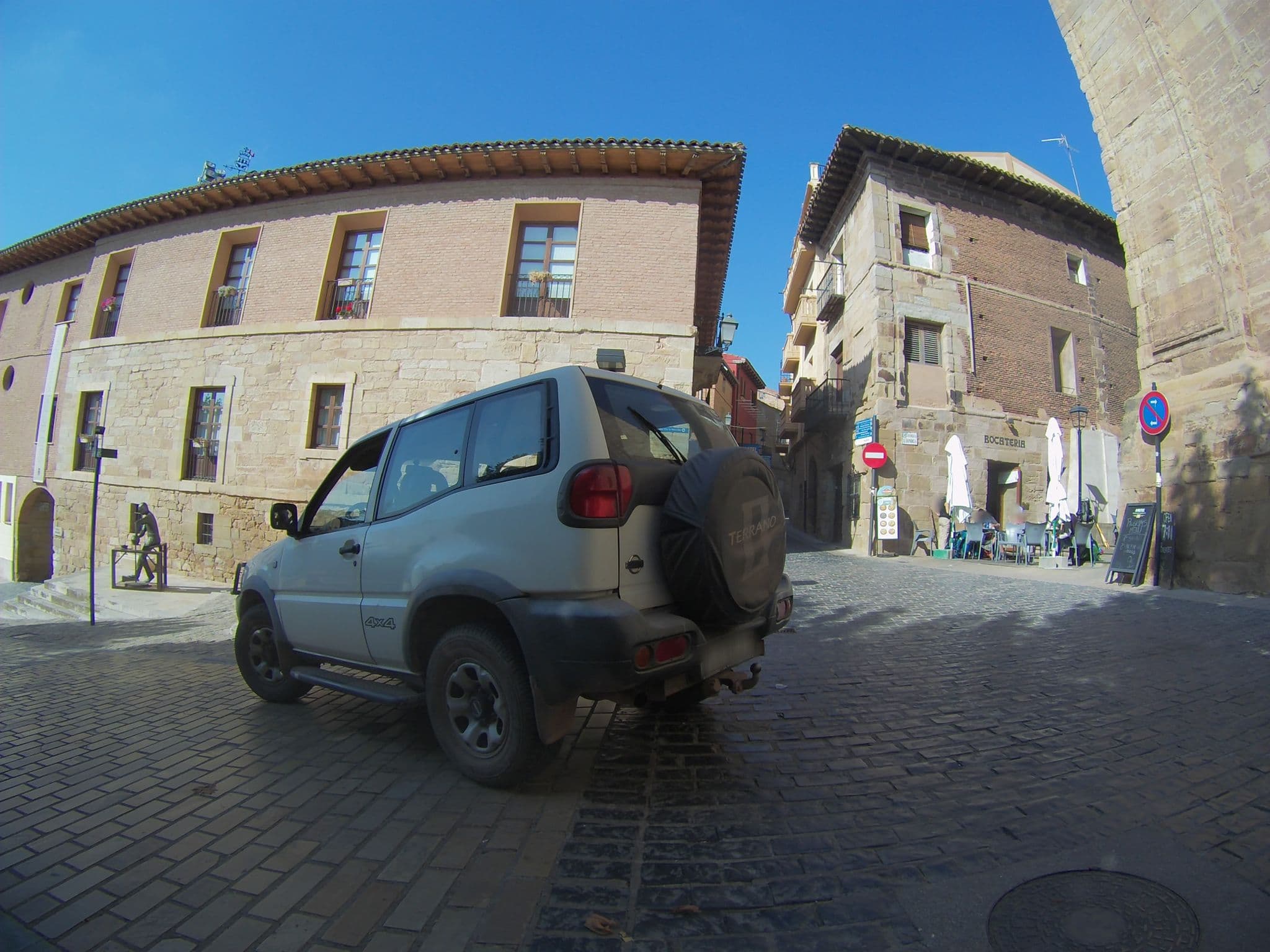 Street view near Albergue Turístico la Iglesia, Fuenmayor — © camperxr (CC BY-SA · Mapillary)
