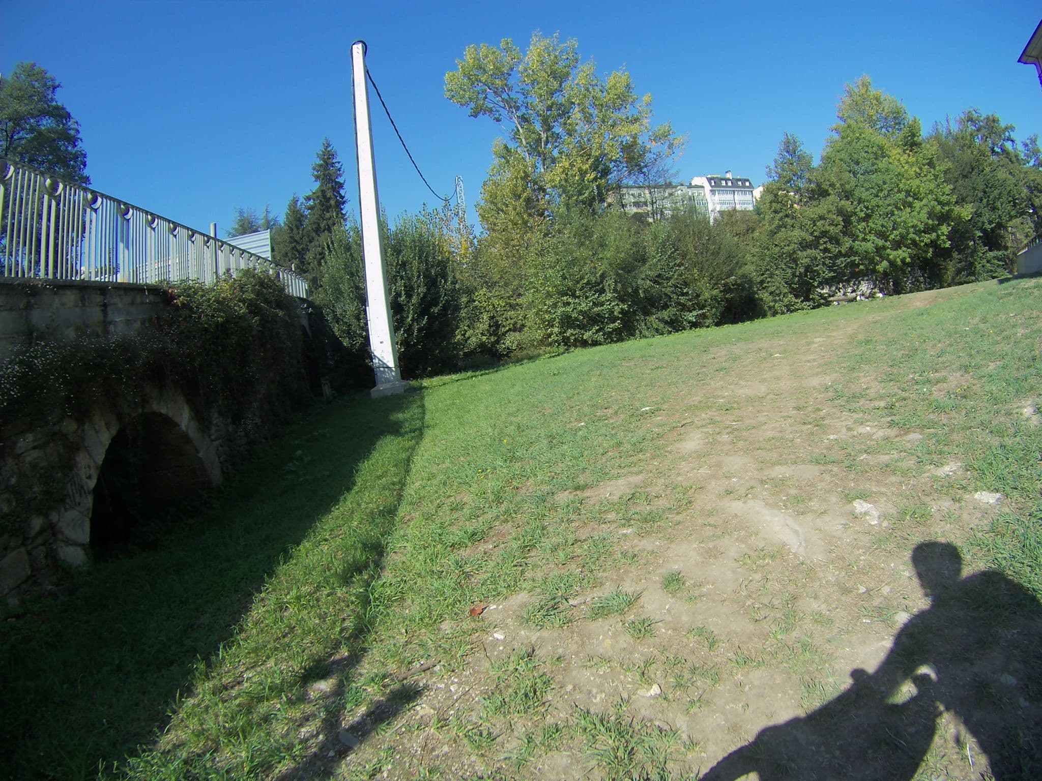 Street view near Albergue Puente Ribeira, Samos — © camperxr (CC BY-SA · Mapillary)