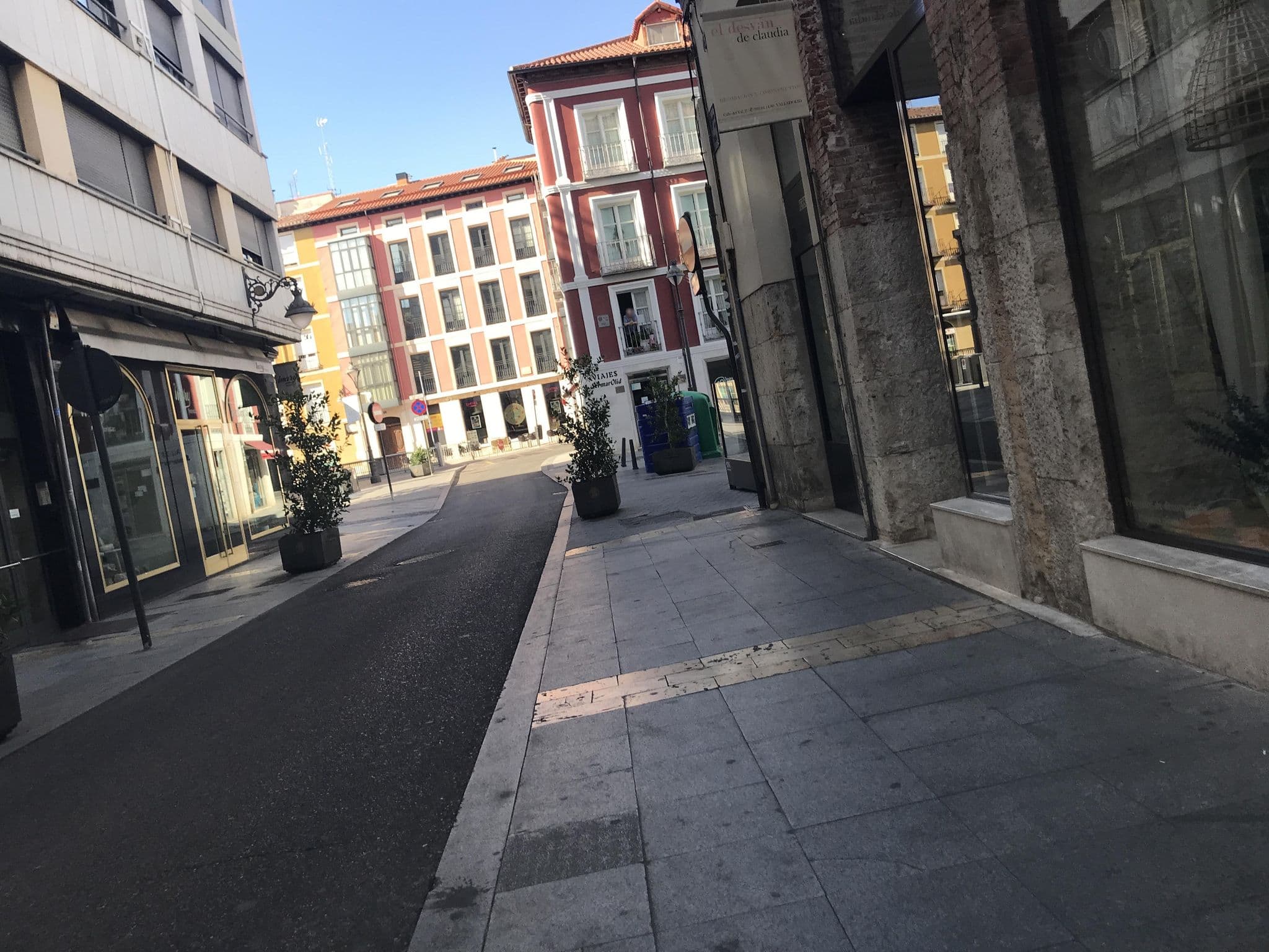 Street view near Hostal del Val, Valladolid — © miguel_andrade (CC BY-SA · Mapillary)