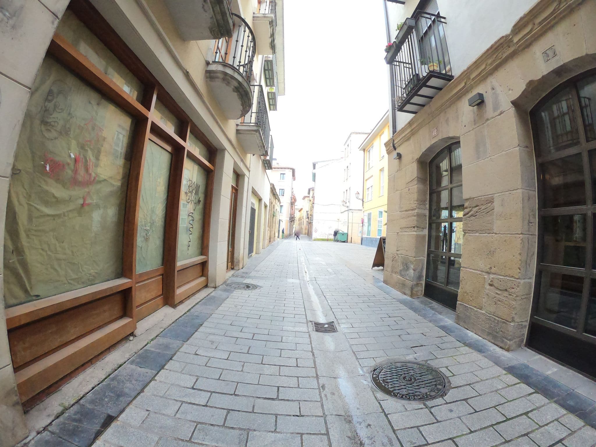 Street view near Winederful Bar And Hostel, Logroño — © rubencarbonero (CC BY-SA · Mapillary)