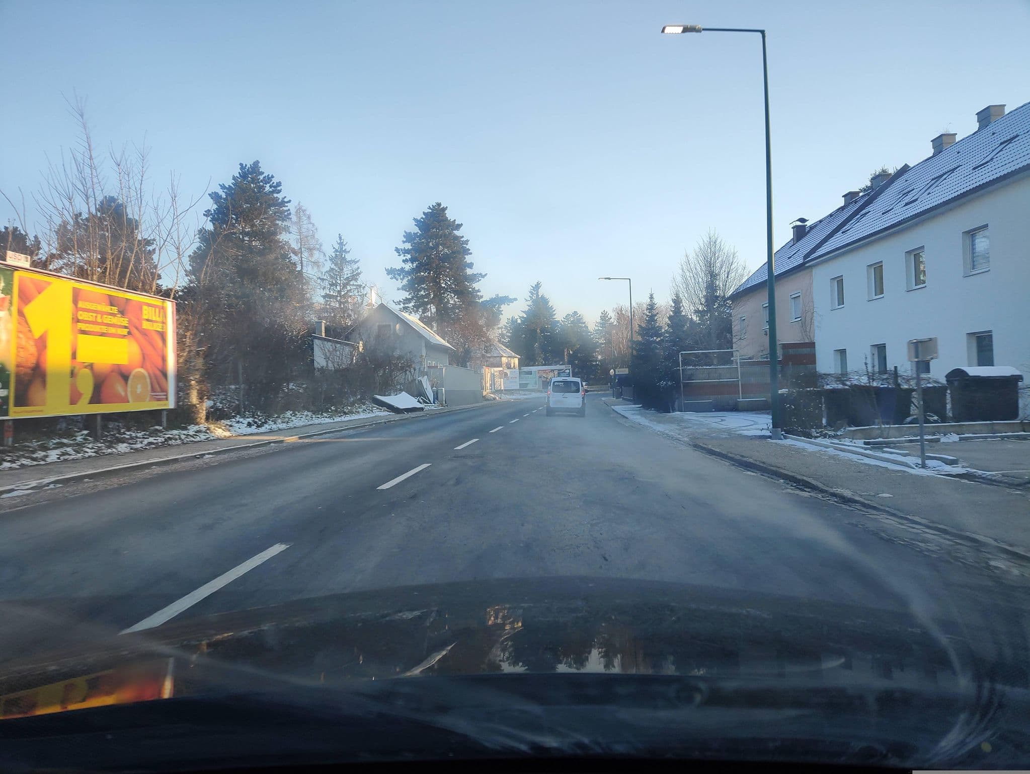 Street view near Wels Inn Hotel, Untereisenfeld — © stefan4614 (CC BY-SA · Mapillary)