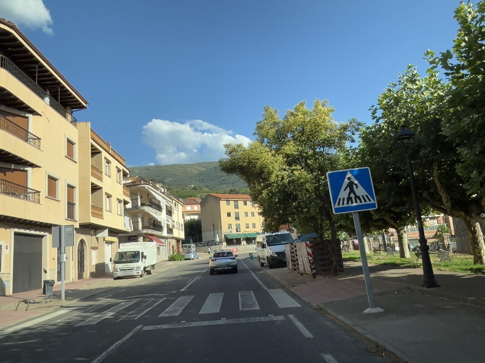 Street view near Apartamento La Pina, Cabezuela del Valle — © seraq (CC BY-SA · Mapillary)