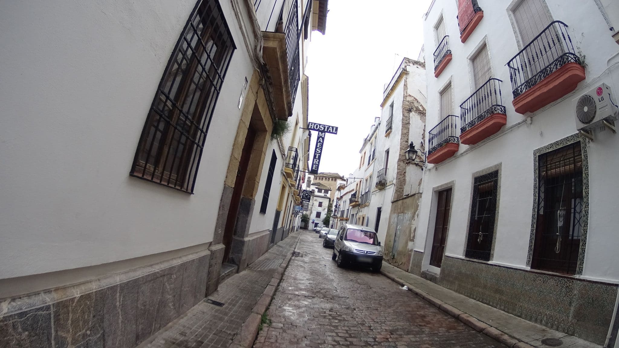 Street view near Apartamentos Plaza, Córdoba — © robertogeb (CC BY-SA · Mapillary)