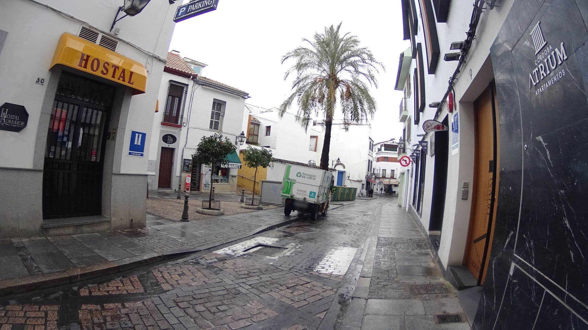 Street view near Atrium, Córdoba