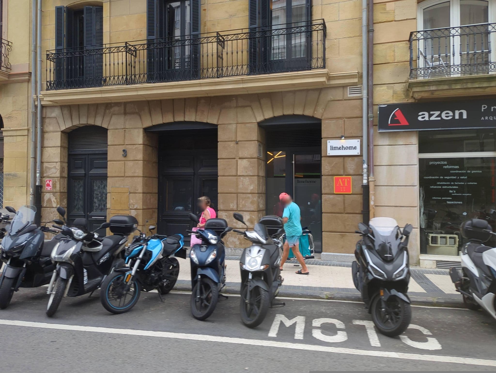 Street view near Limehome, Donostia / San Sebastián — © miguel_andrade (CC BY-SA · Mapillary)