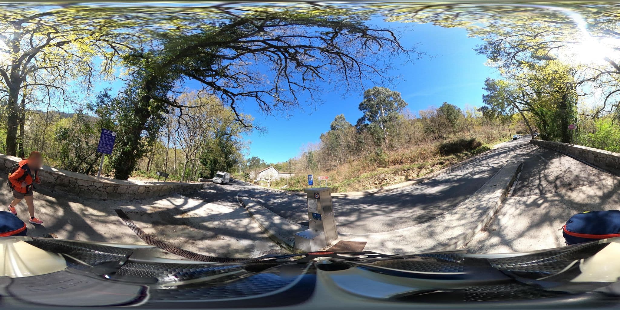 Street view near Área de Autocaravanas, Entrimo — © o_andras (CC BY-SA · Mapillary)