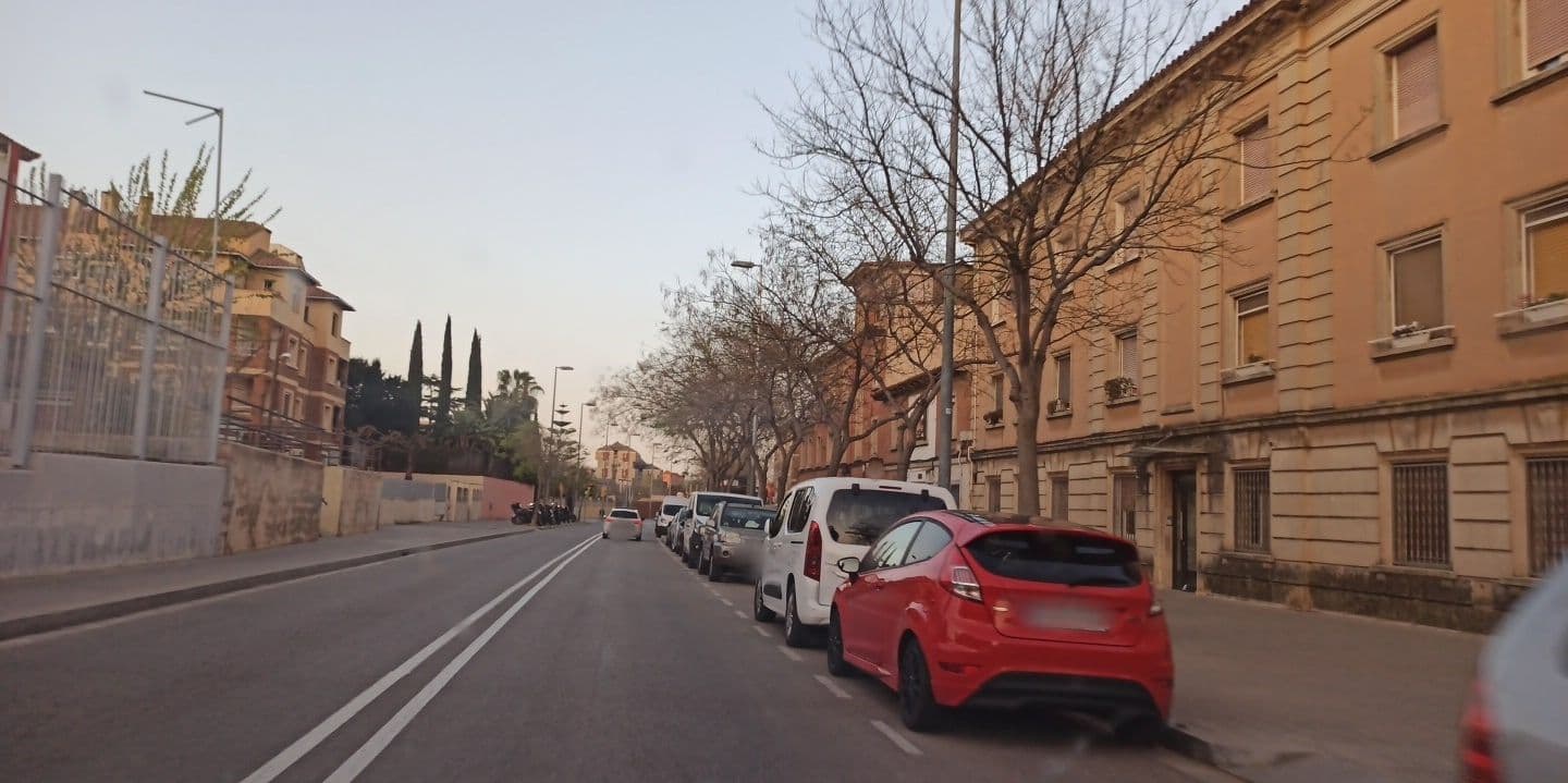 Street view near Wheels Rest, Horta — © yopaseopor (CC BY-SA · Mapillary)