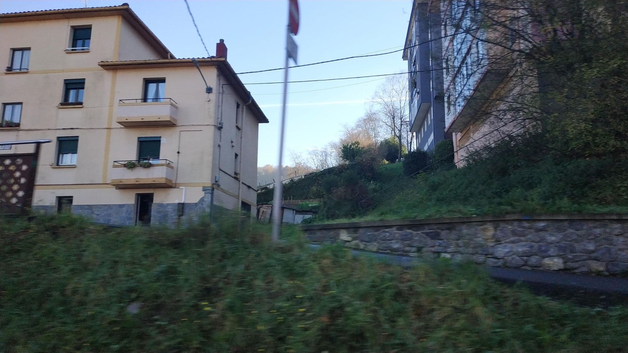 Street view near Albergue del Peregrino de Andoain - Andoaingo Plazaolako Aterpetxea, Andoain — © euskaltraffic (CC BY-SA · Mapillary)
