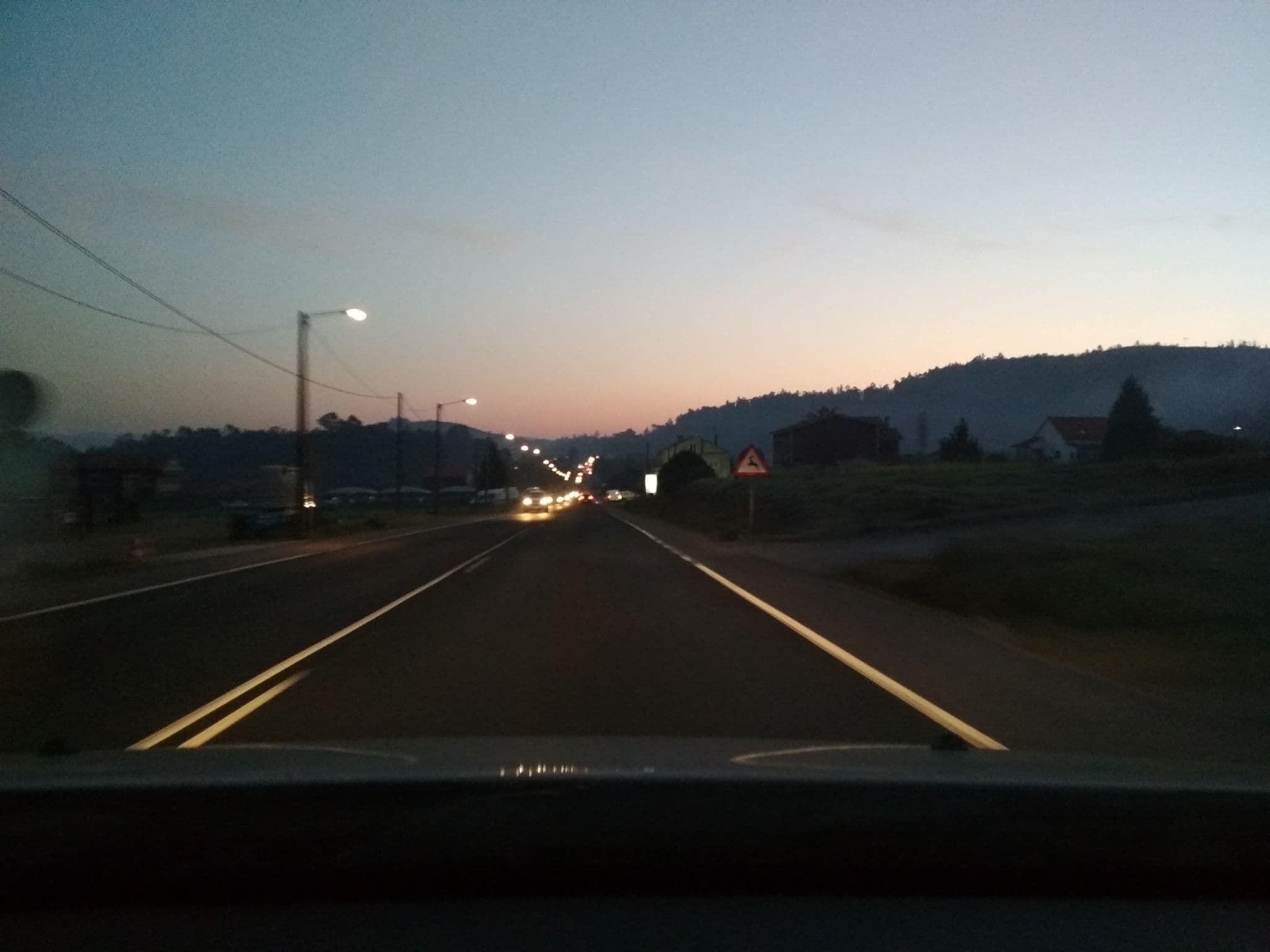 Street view near Albergue Camiño da Vieira, Padrón — © cafeconleche (CC BY-SA · Mapillary)
