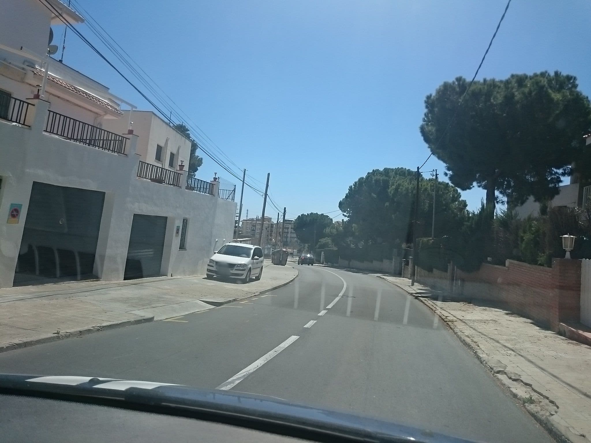 Street view near Lola's Beach House, Calafell — © yopaseopor (CC BY-SA · Mapillary)