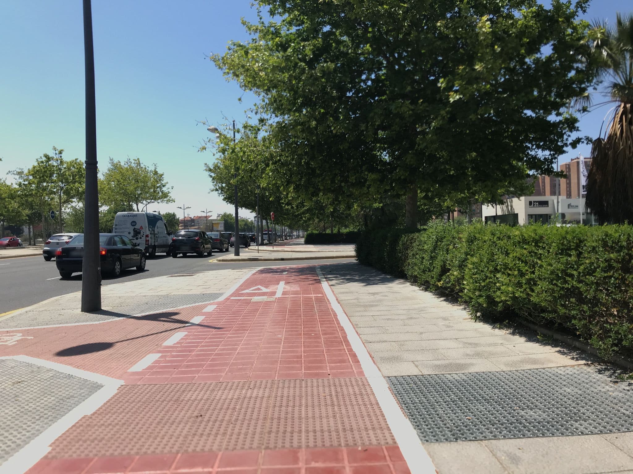 Street view near Arena Zone Hotel, Sedaví — © xiroi (CC BY-SA · Mapillary)