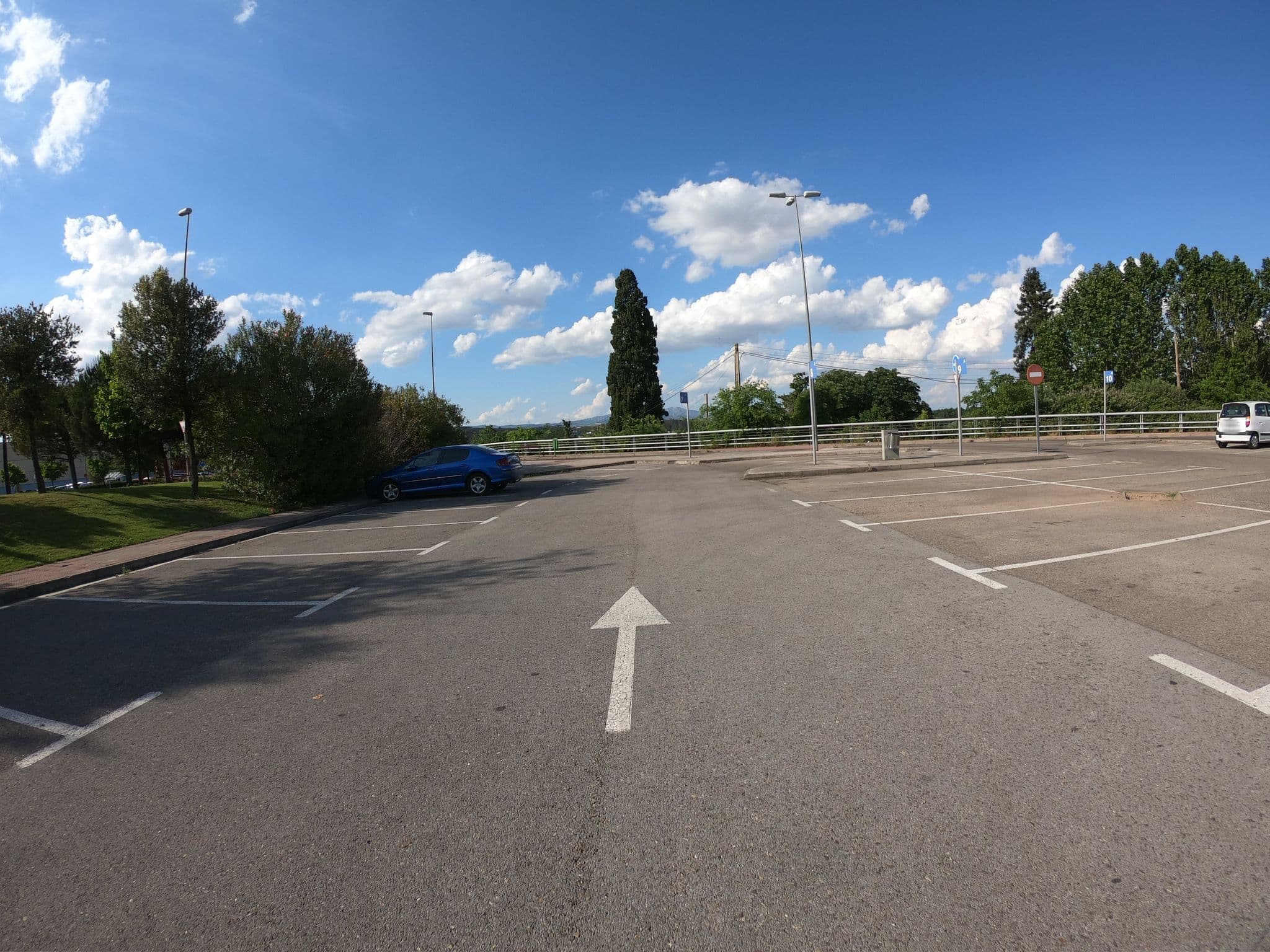 Street view near Área de Autocaravanas de Logroño, Logroño — © rubencarbonero (CC BY-SA · Mapillary)