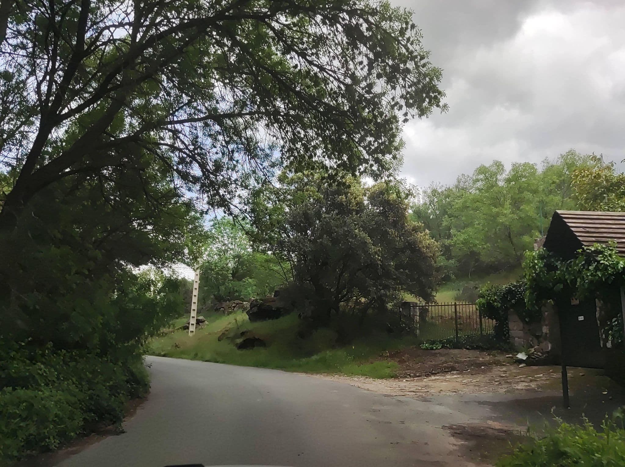 Street view near Quinta Esmeralda, Navaluenga — © polkillas (CC BY-SA · Mapillary)