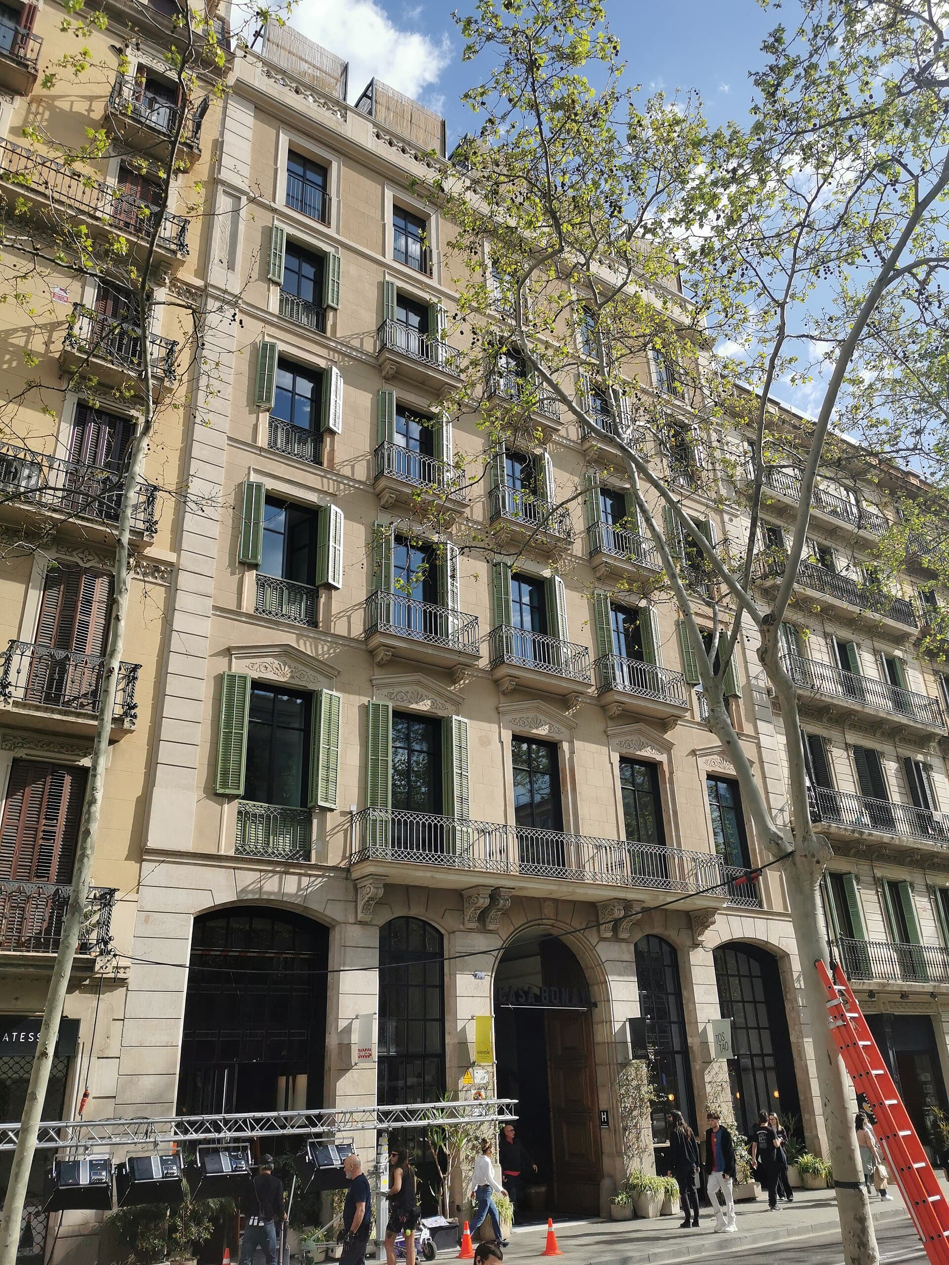 Casa Bonay (via Wikimedia Commons, CC BY-SA 3.0)