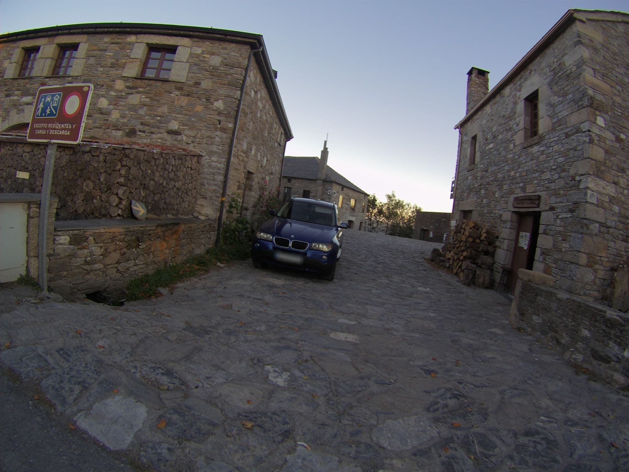 Street view near Albergue Venta Celta, San Román — © camperxr (CC BY-SA · Mapillary)