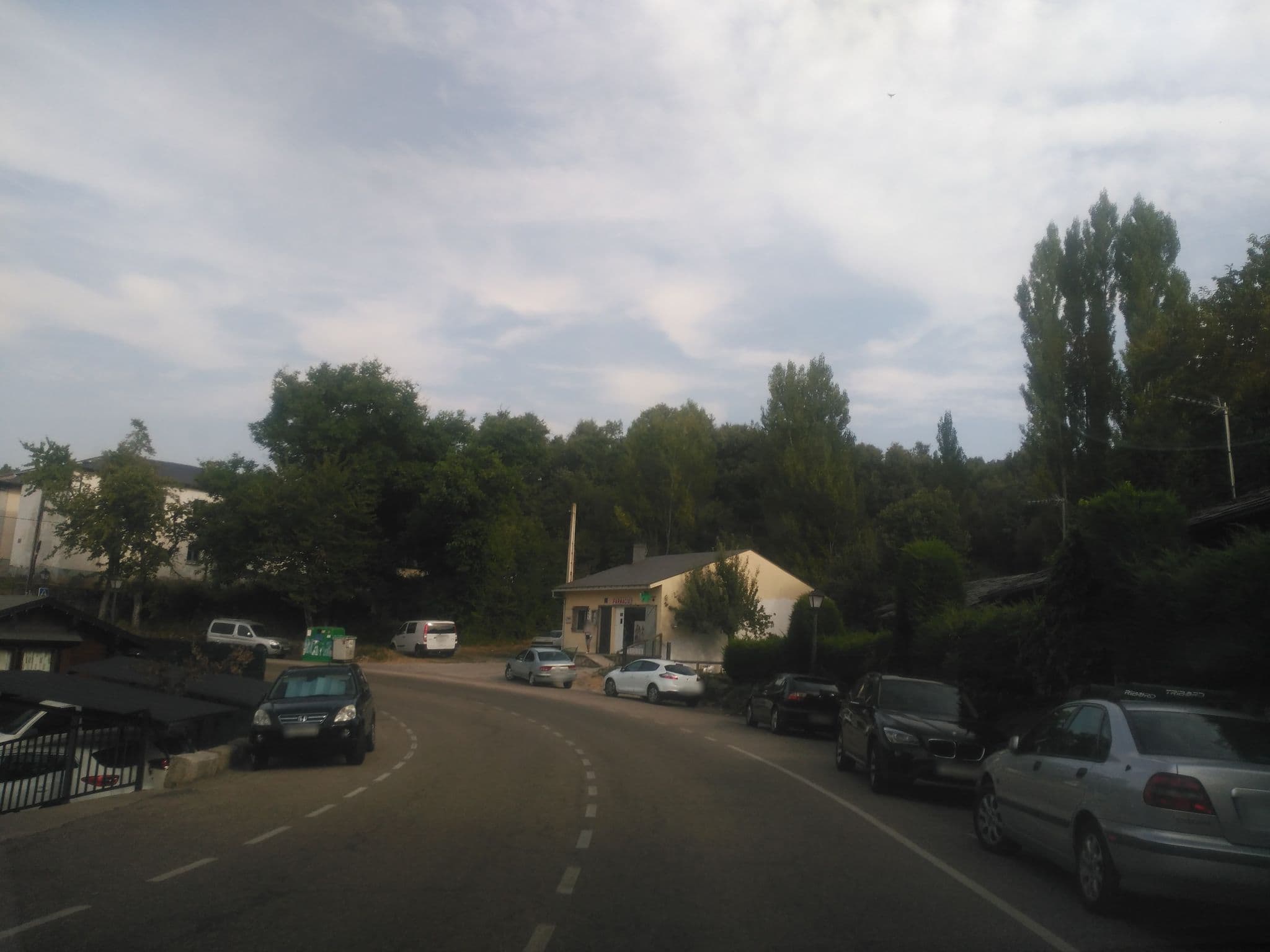Street view near Cabañas el Ruso, Galende — © sanchi (CC BY-SA · Mapillary)