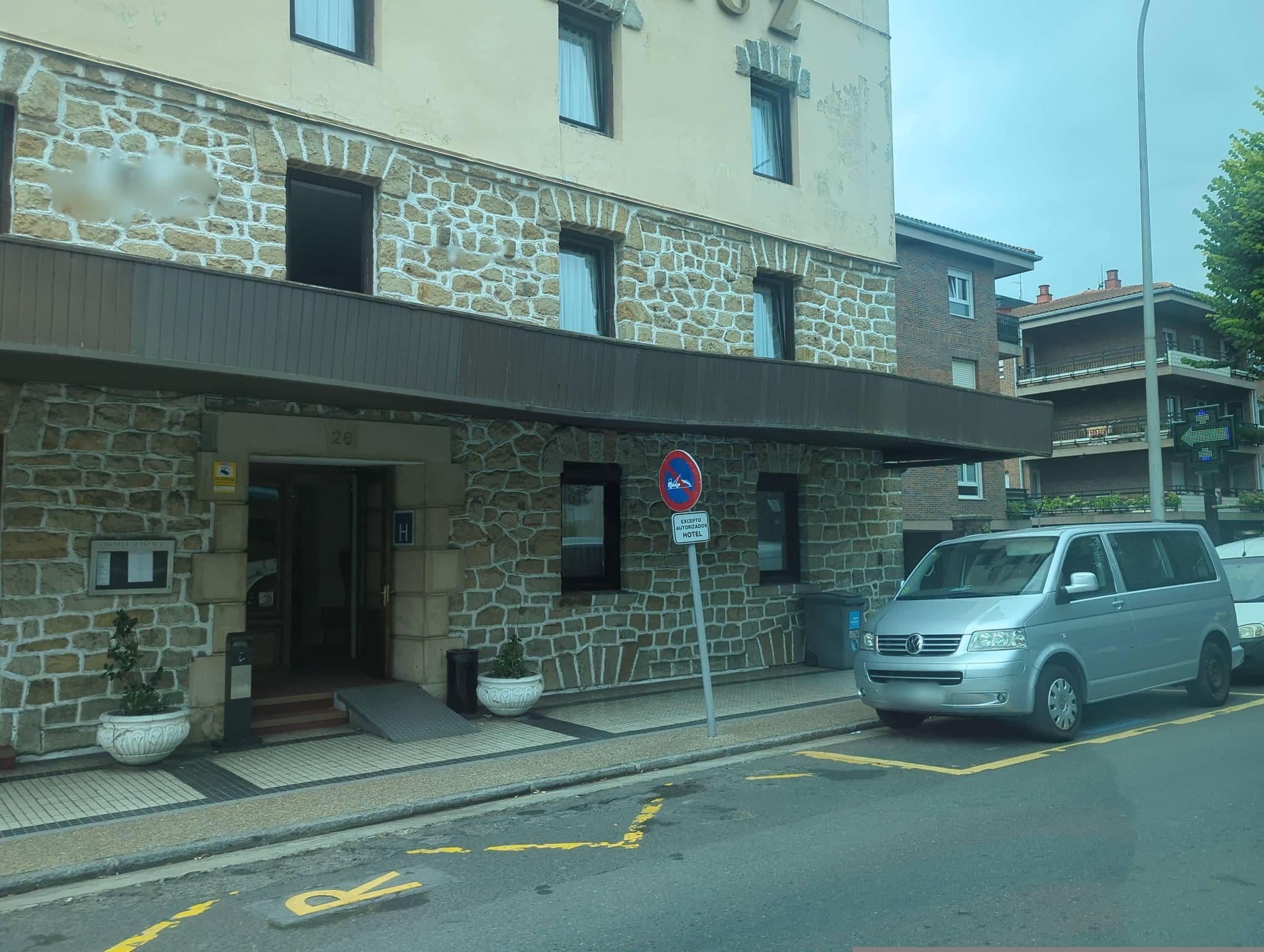 Street view near Hotel Zarauz, Zarautz — © miguel_andrade (CC BY-SA · Mapillary)
