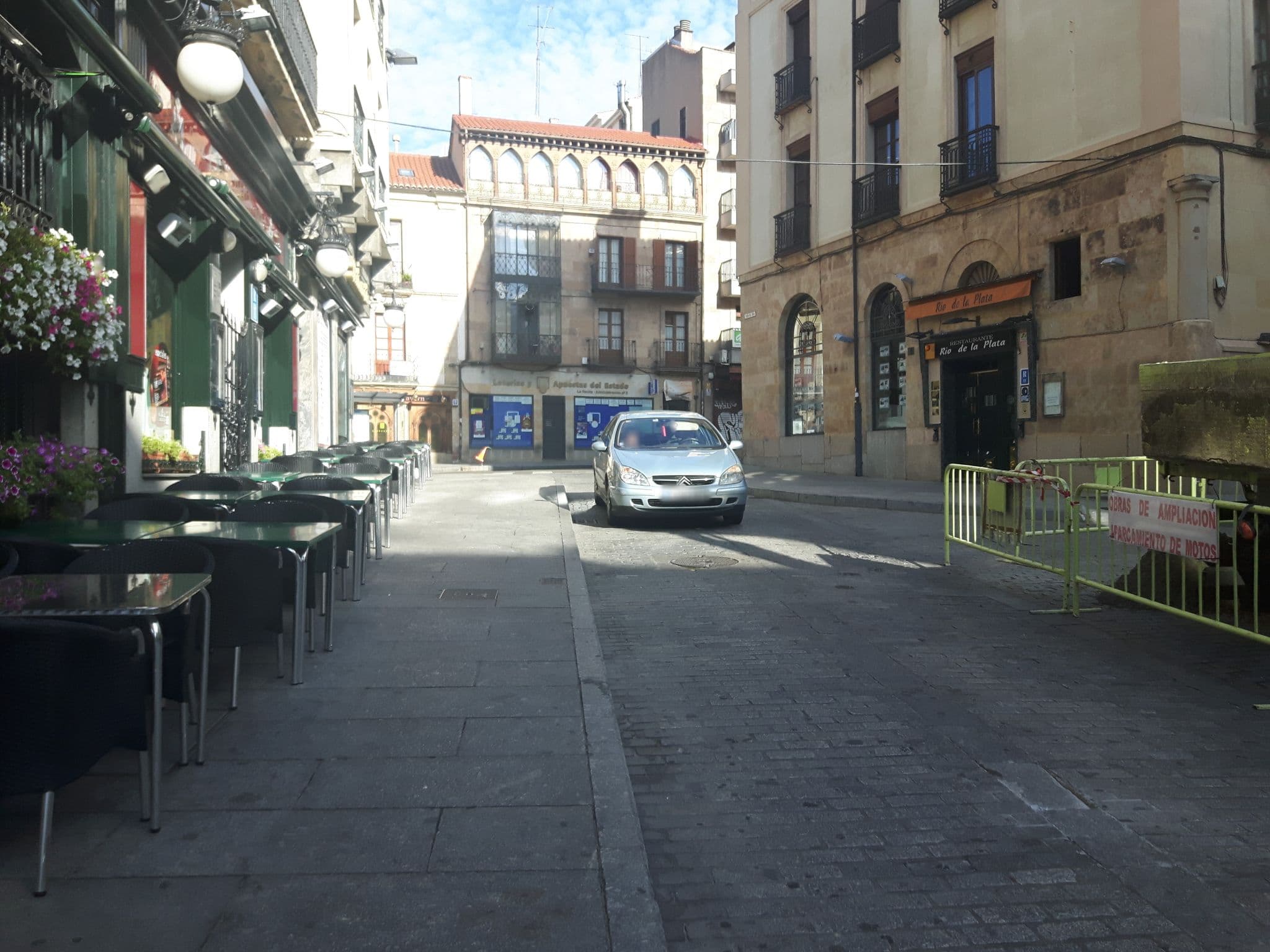 Street view near Apartamentos Salamanca Centro, Santa Marta de Tormes — © civitas (CC BY-SA · Mapillary)
