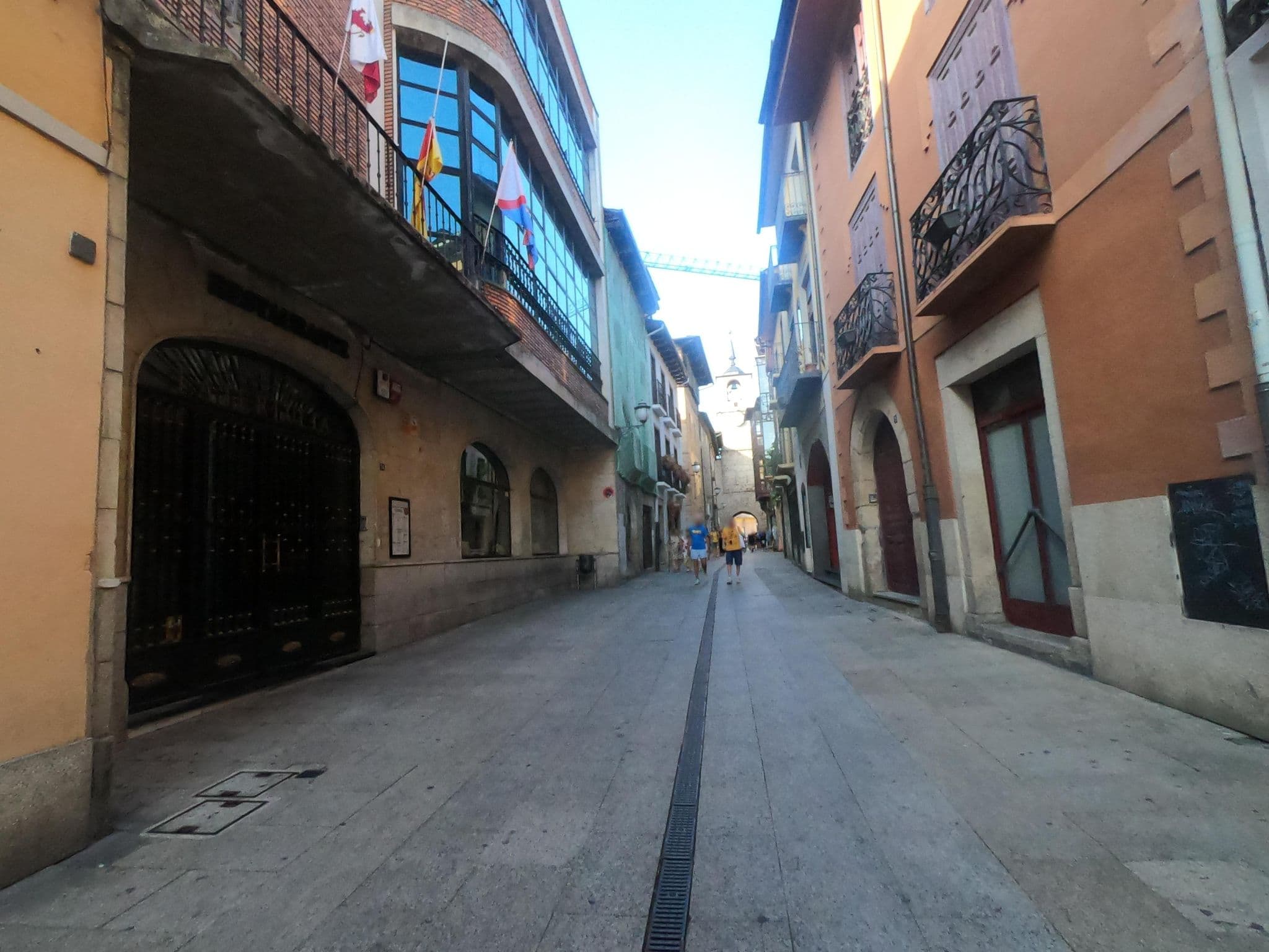 Street view near Hotel Los Templarios, Ponferrada — © filohipo (CC BY-SA · Mapillary)