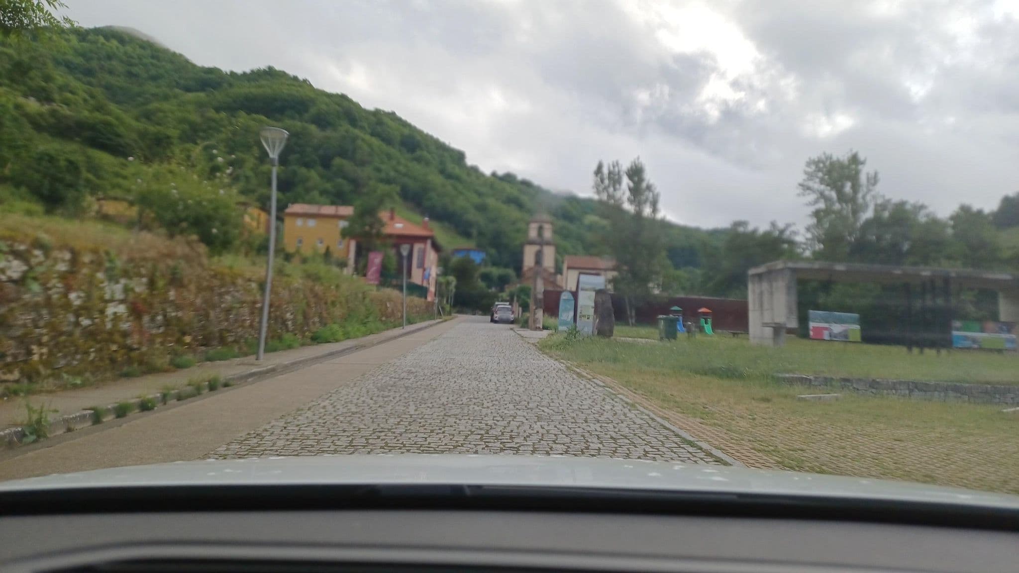 Street view near Área de autocaravanas de La Plaza, La Plaza — © normanm (CC BY-SA · Mapillary)