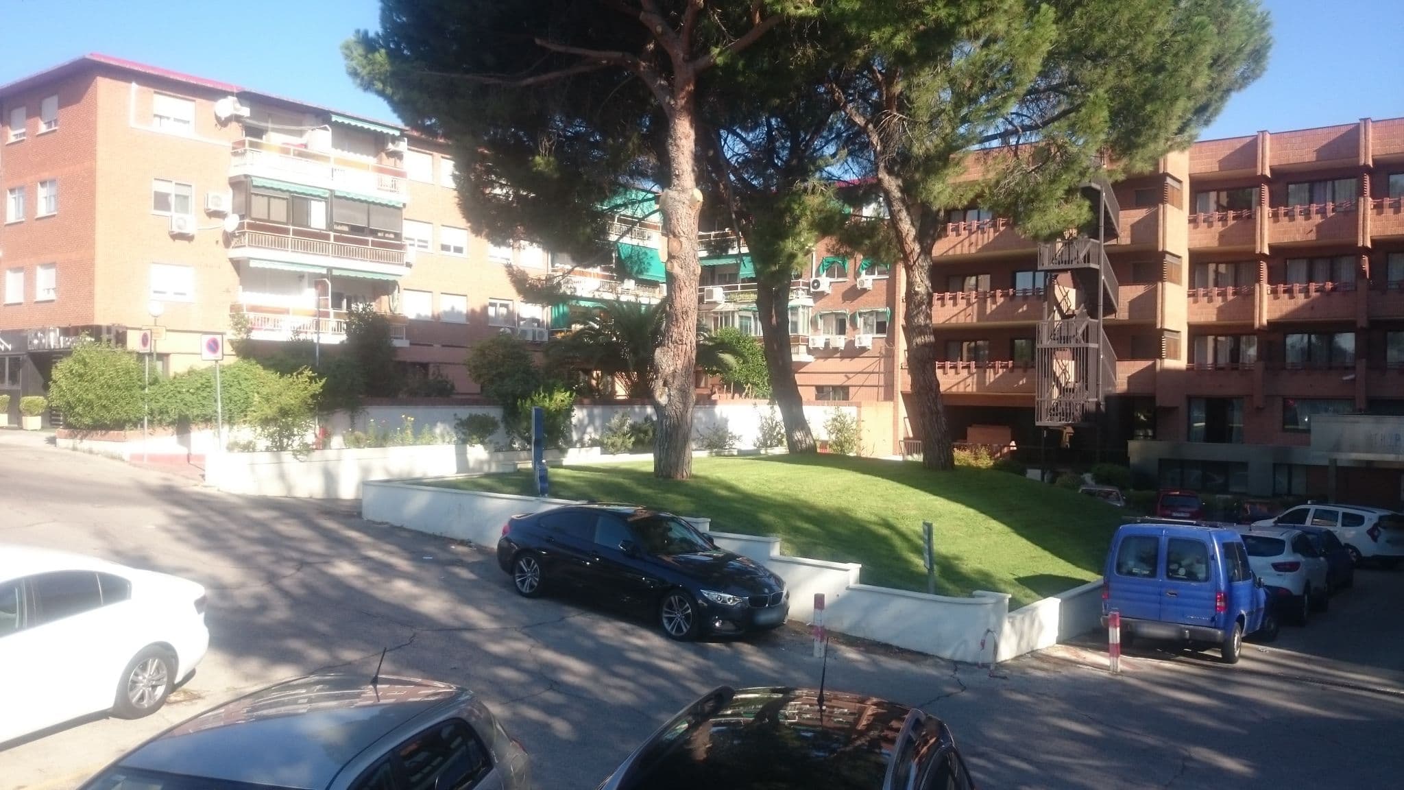 Street view near Hotel Madrid Alameda Aeropuerto, Barajas de Madrid — © edvac (CC BY-SA · Mapillary)