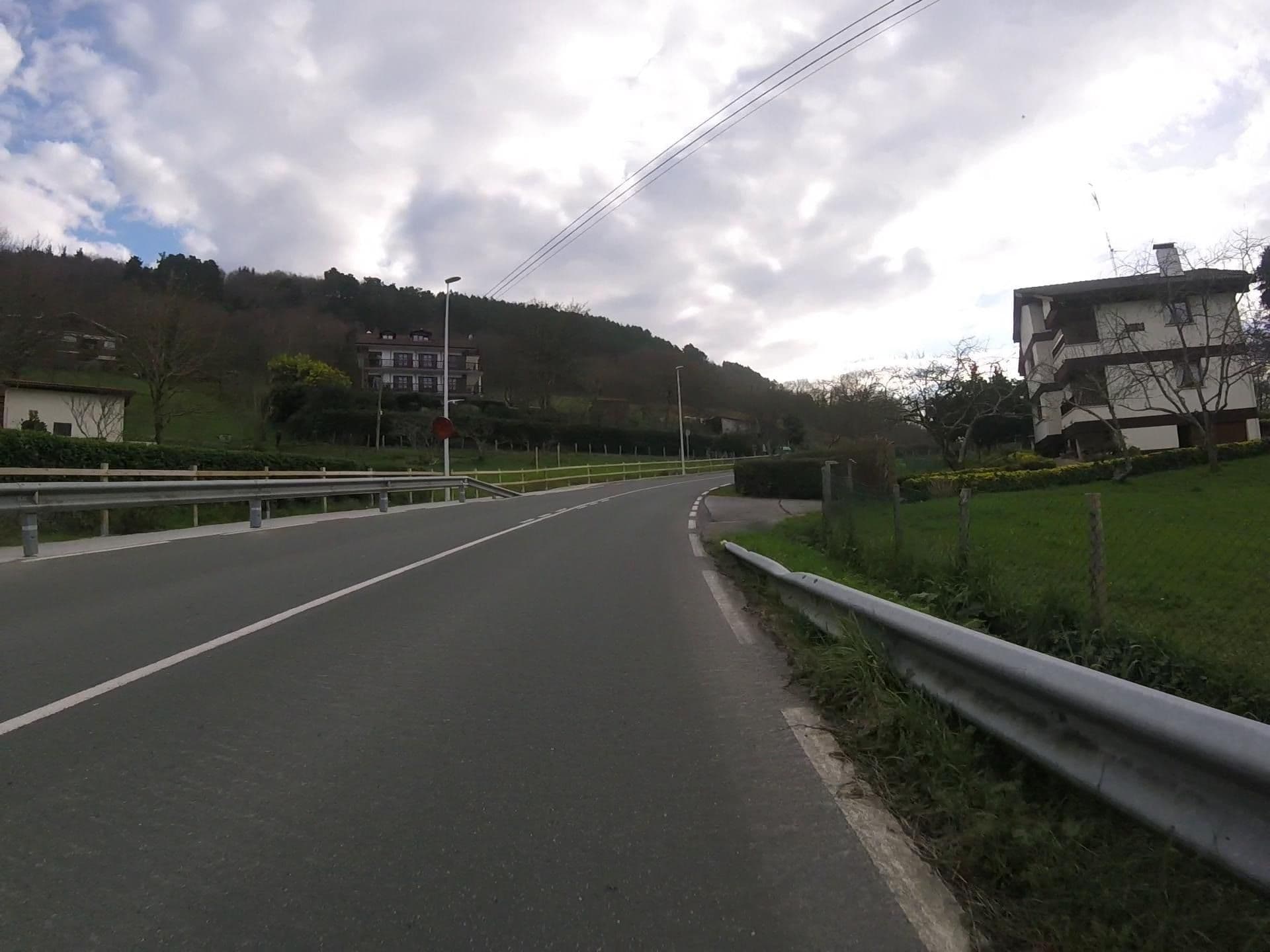 Street view near Otxoenea, Irun — © mikelo (CC BY-SA · Mapillary)