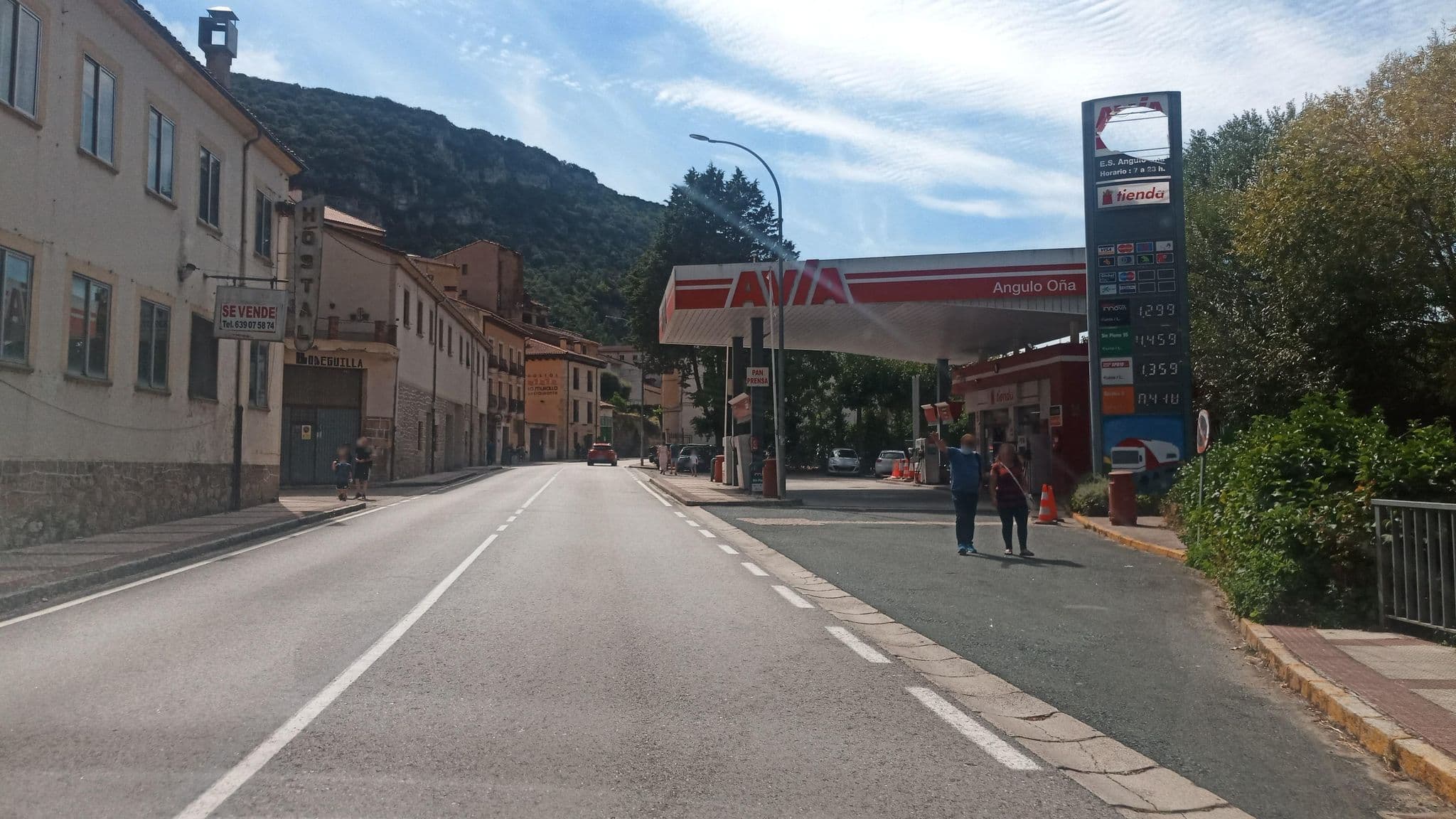 Street view near Hostal, Oña — © leteristo (CC BY-SA · Mapillary)
