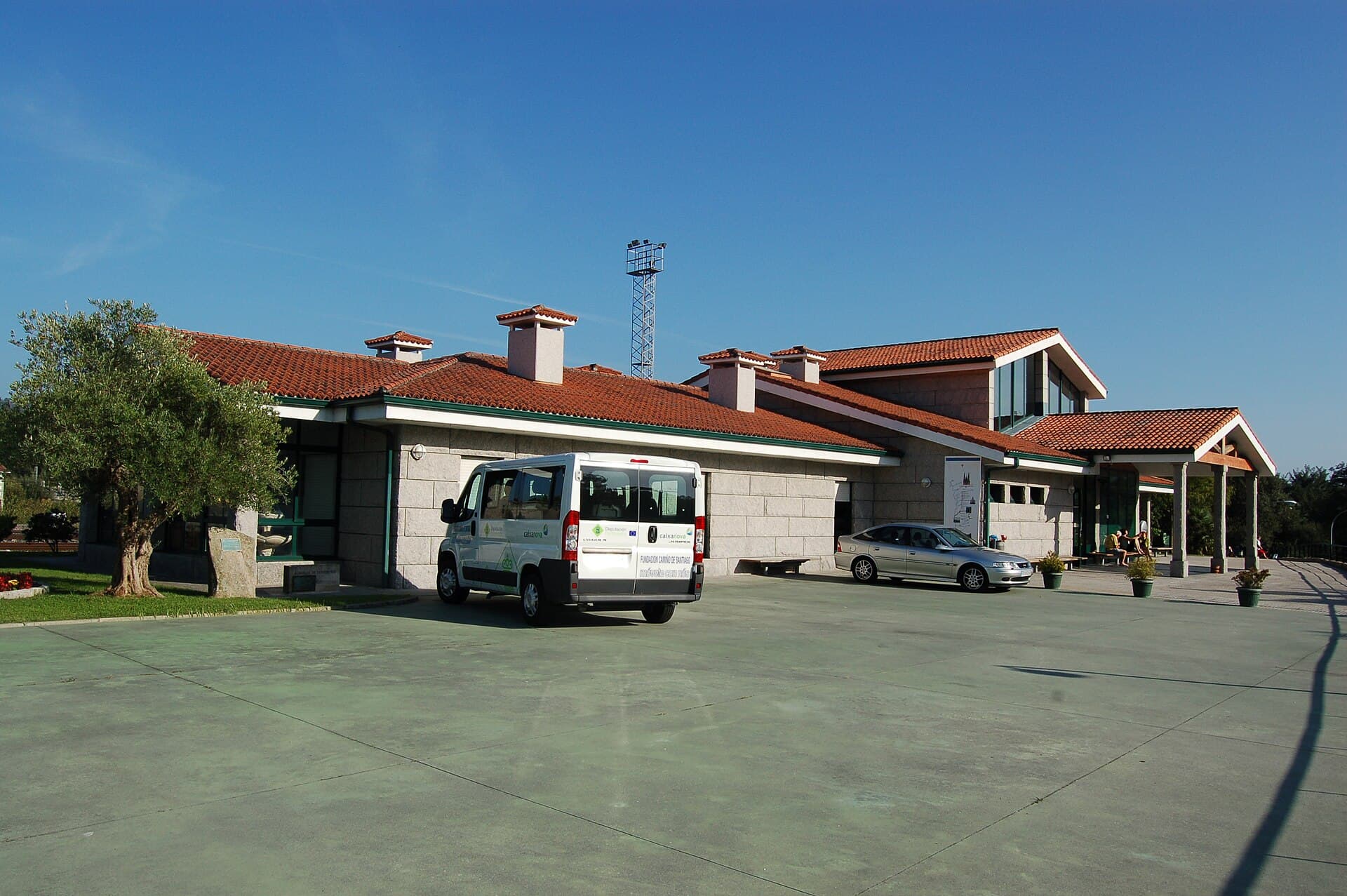 Albergue de Peregrinos de Pontevedra (via Wikimedia Commons, CC BY-SA 4.0)
