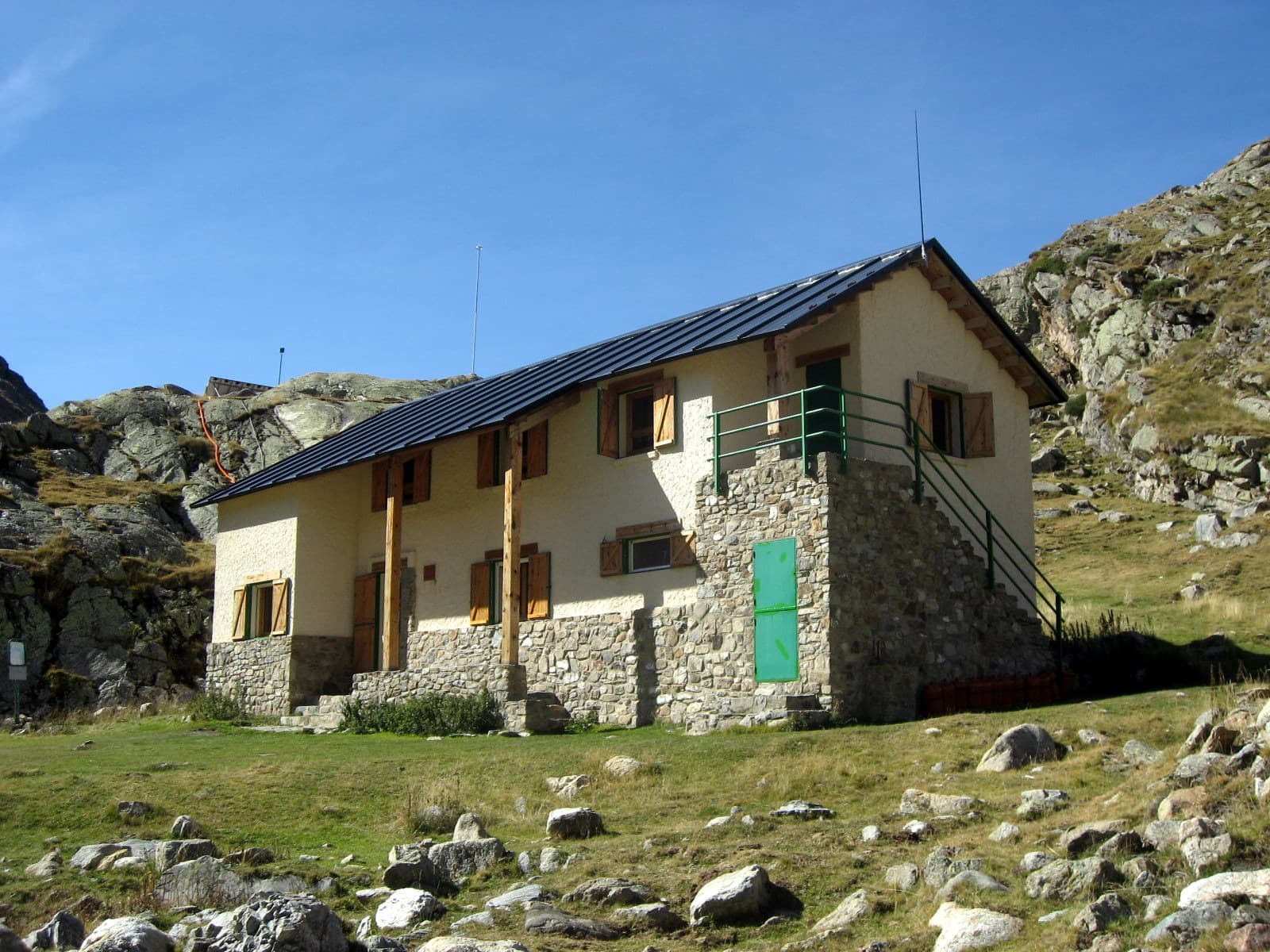 Refugi de Coma de Vaca (via Wikimedia Commons, CC BY-SA 3.0)
