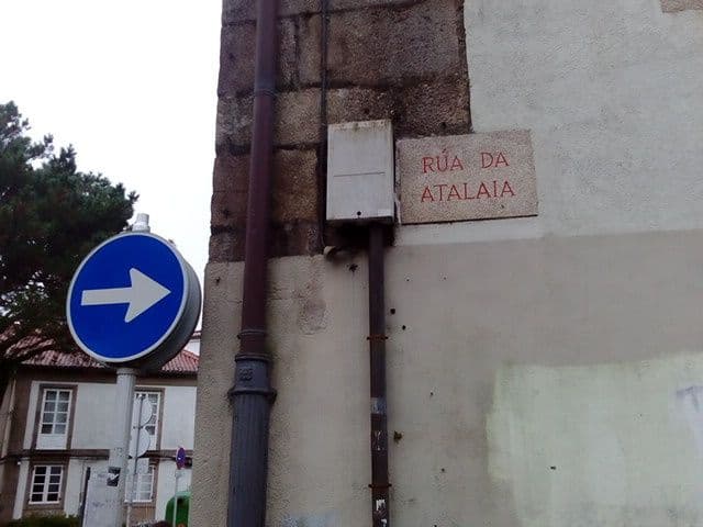 Street view near Costa Vella, Santiago de Compostela — © hectorarias91 (CC BY-SA · Mapillary)