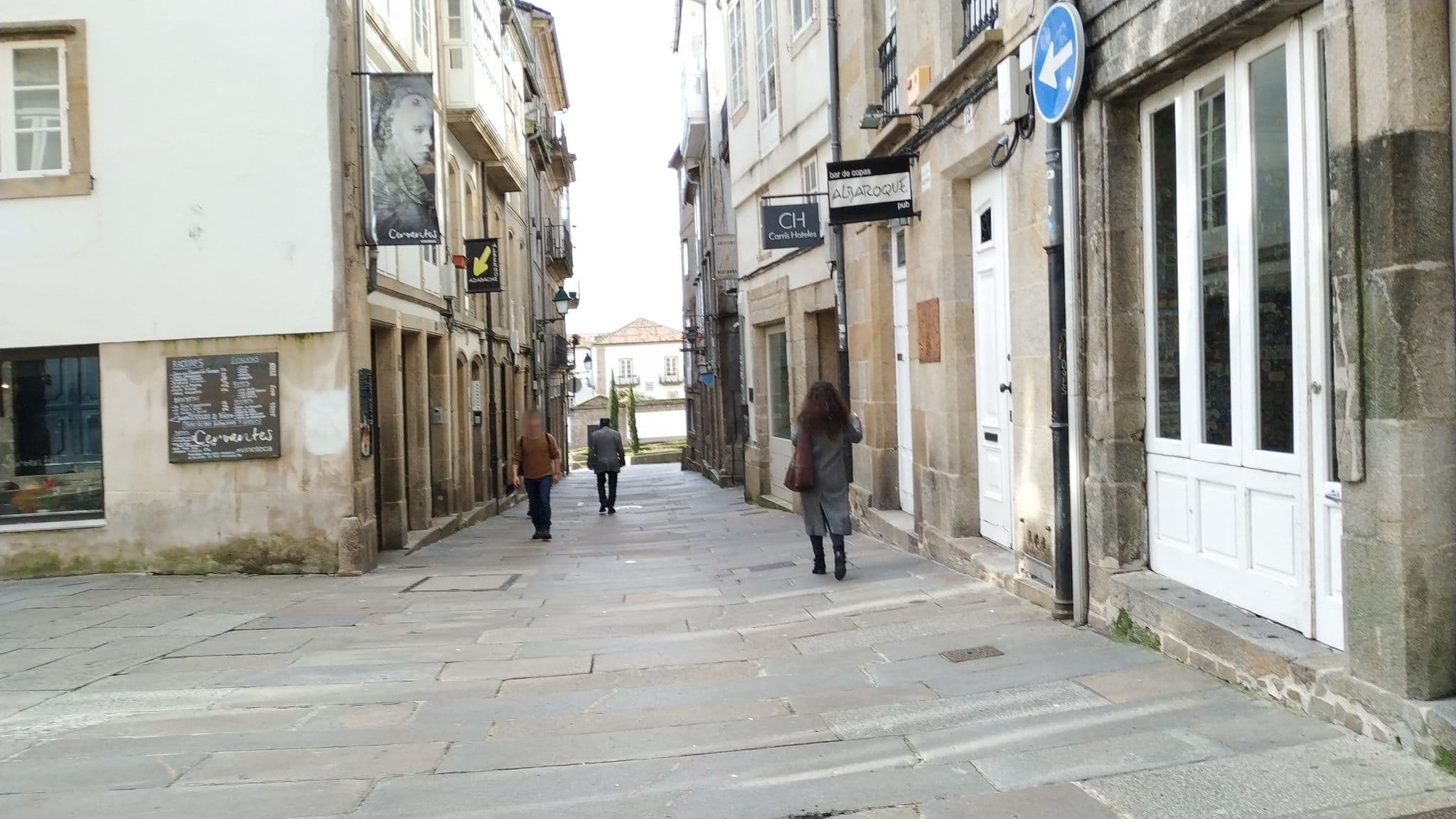 Street view near Casa da Troia, Santiago de Compostela — © sanjorgepinho (CC BY-SA · Mapillary)
