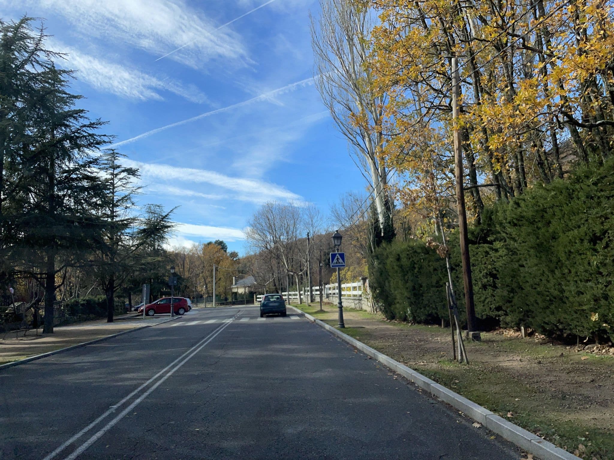 Street view near Hacienda Los Robles, Navacerrada — © seraq (CC BY-SA · Mapillary)